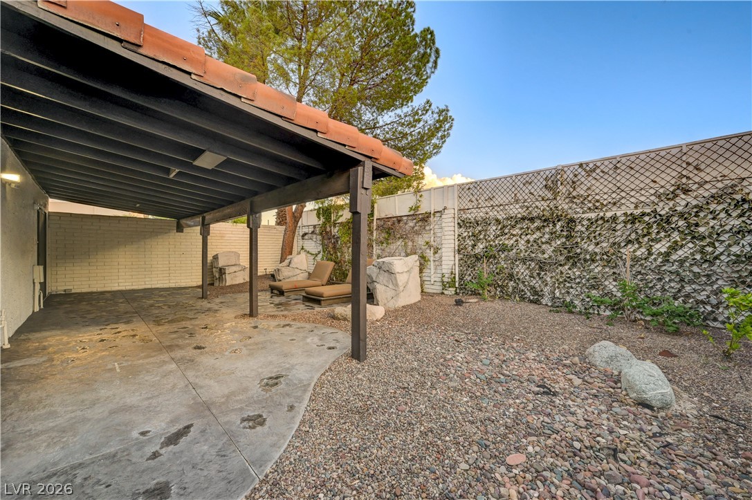 3005 Plaza De Rosa