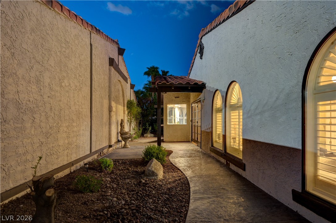 3005 Plaza De Rosa