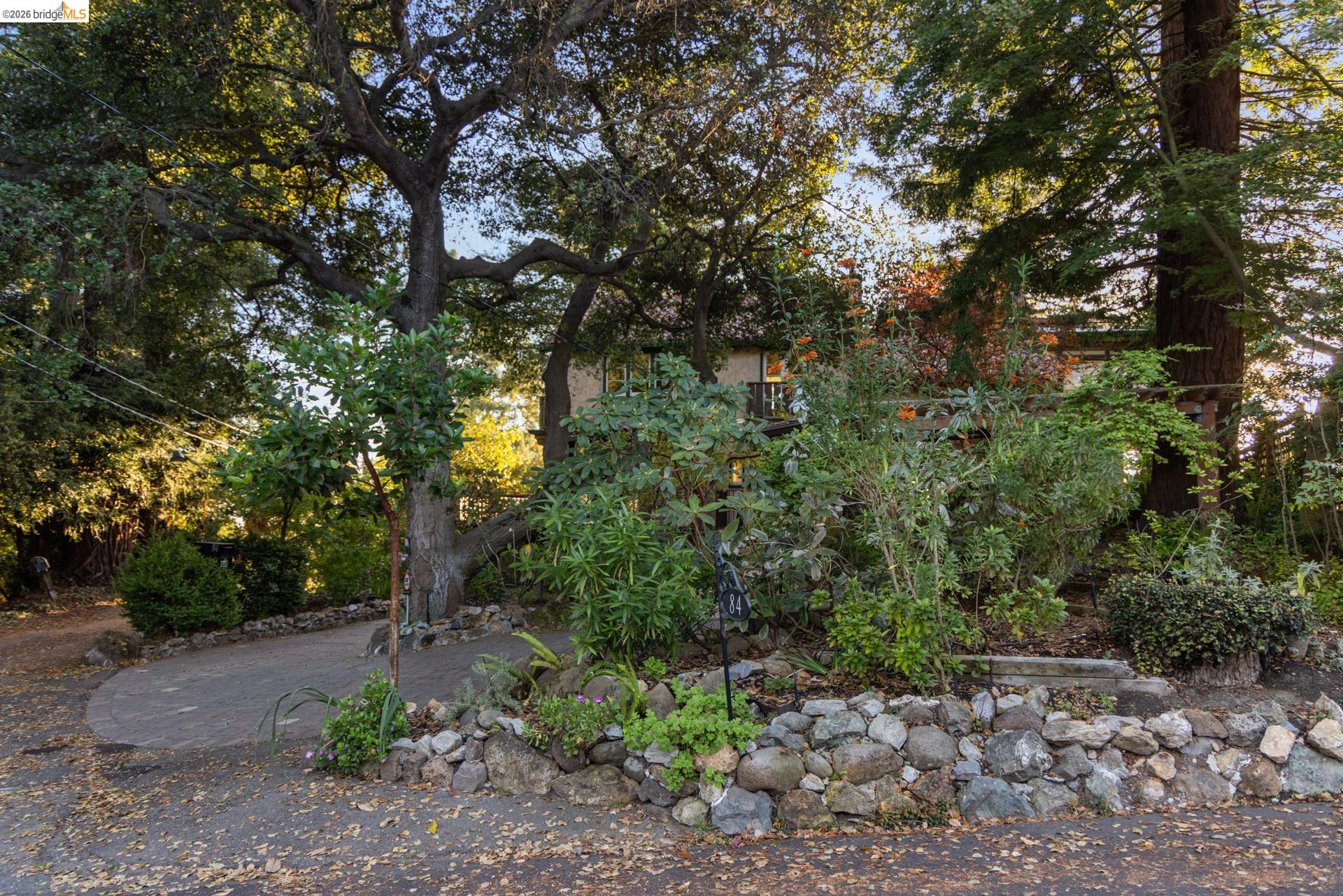 84 Norwood Ave