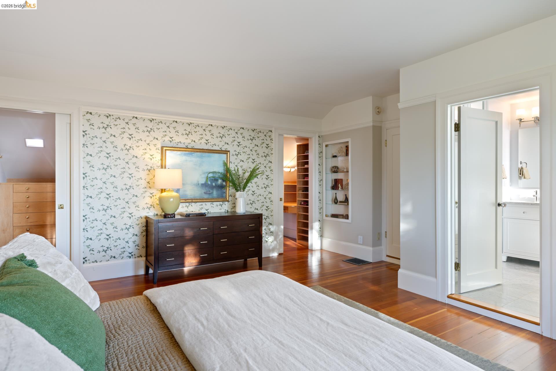 84 Norwood Ave