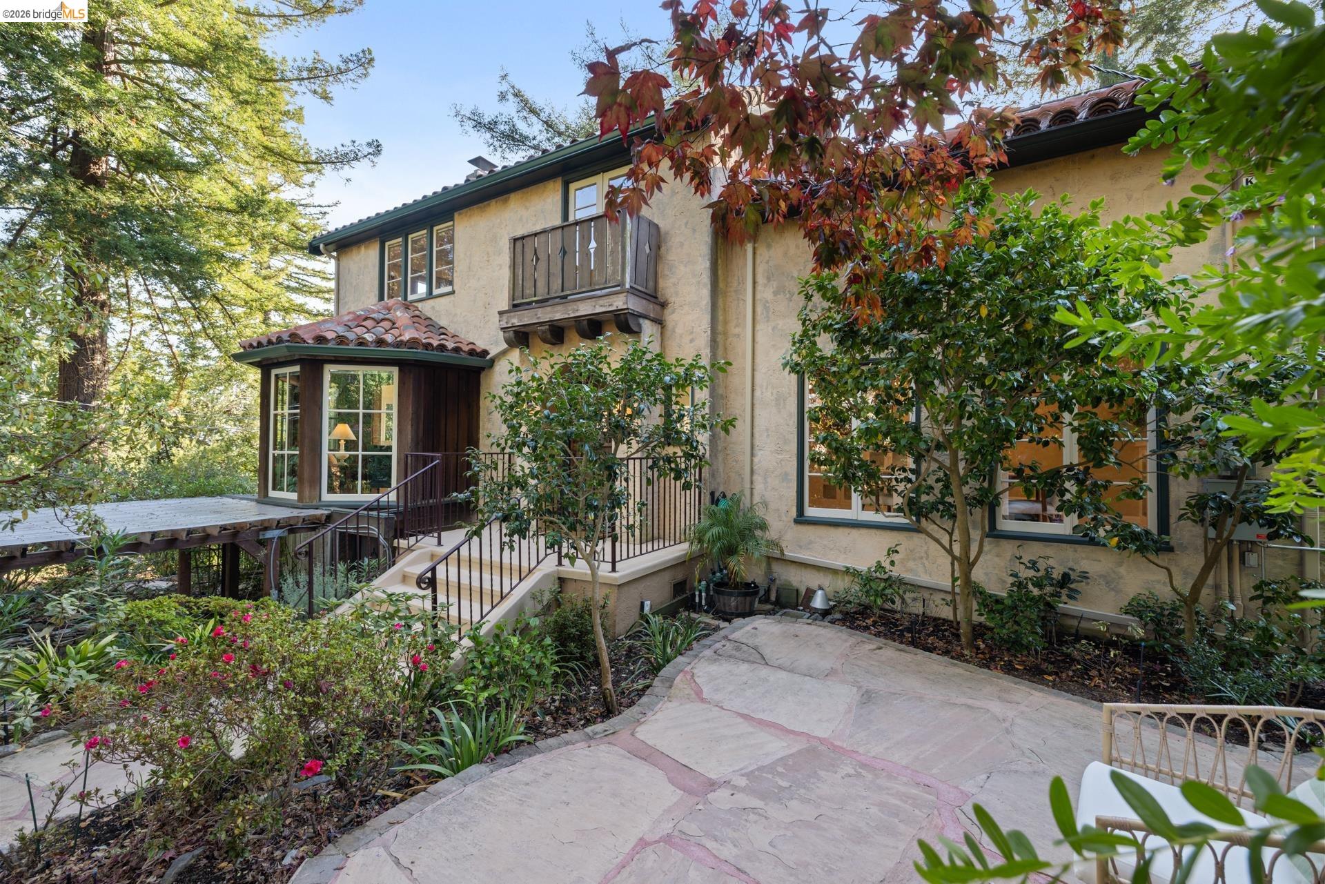 84 Norwood Ave