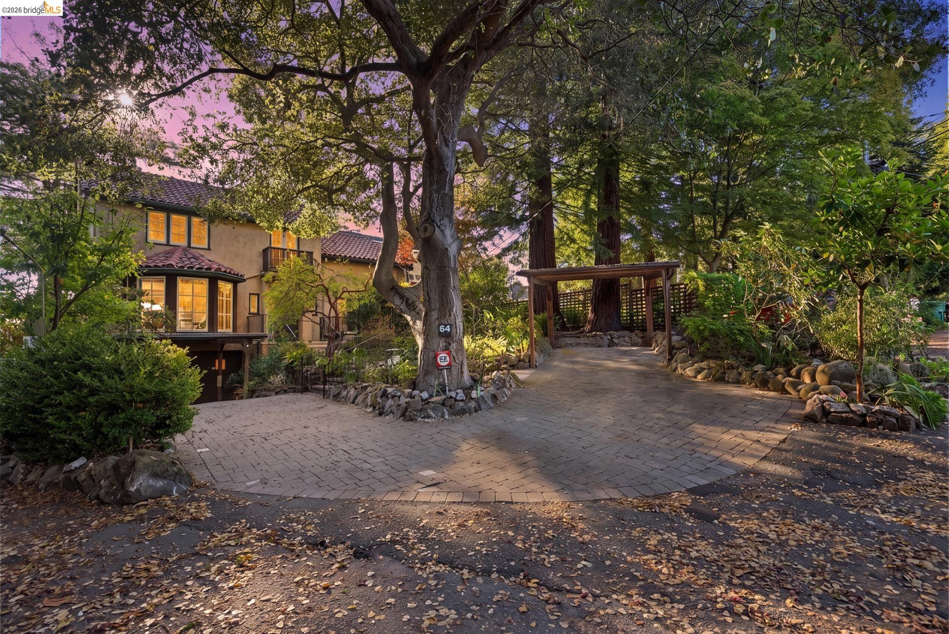 84 Norwood Ave