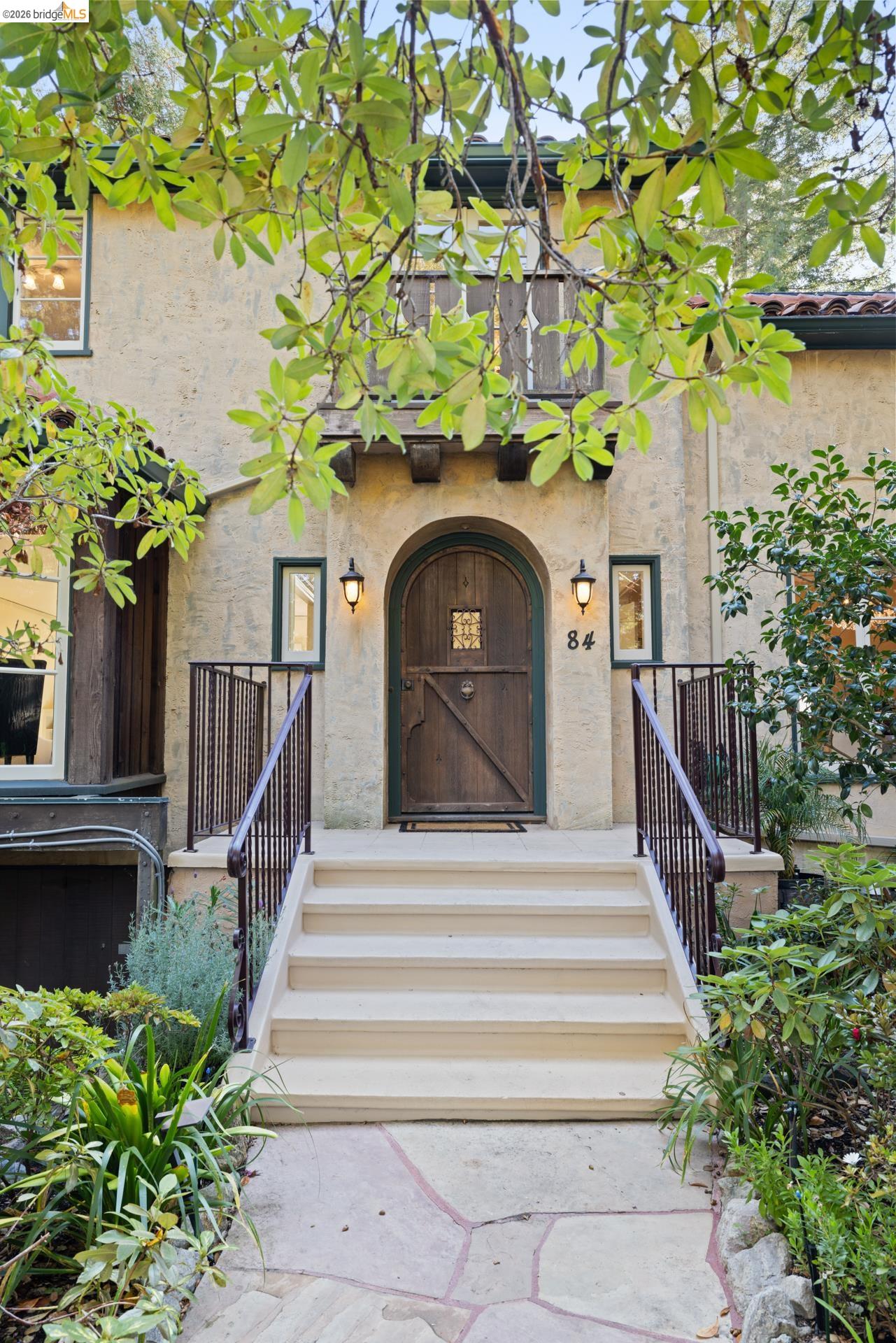 84 Norwood Ave