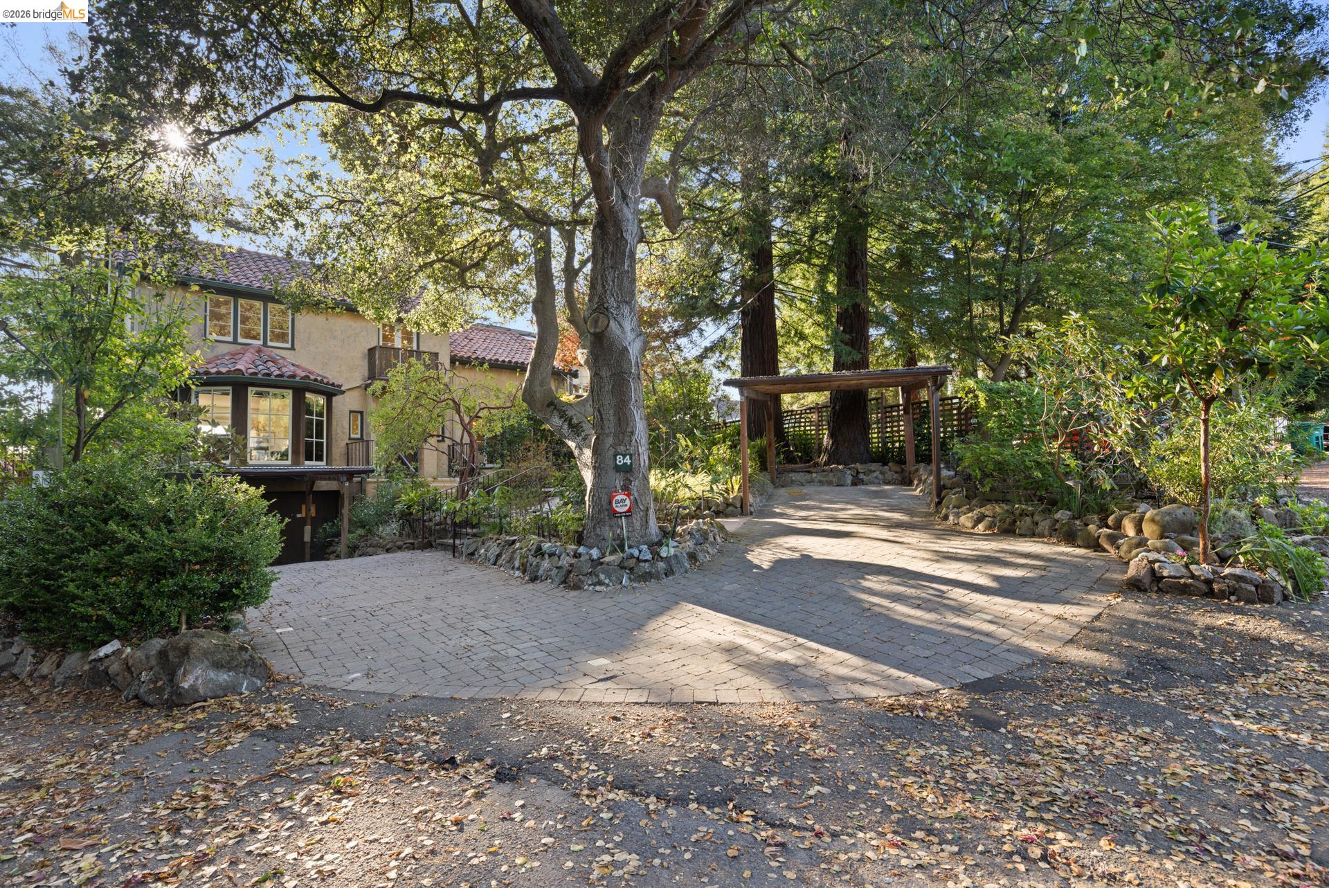84 Norwood Ave