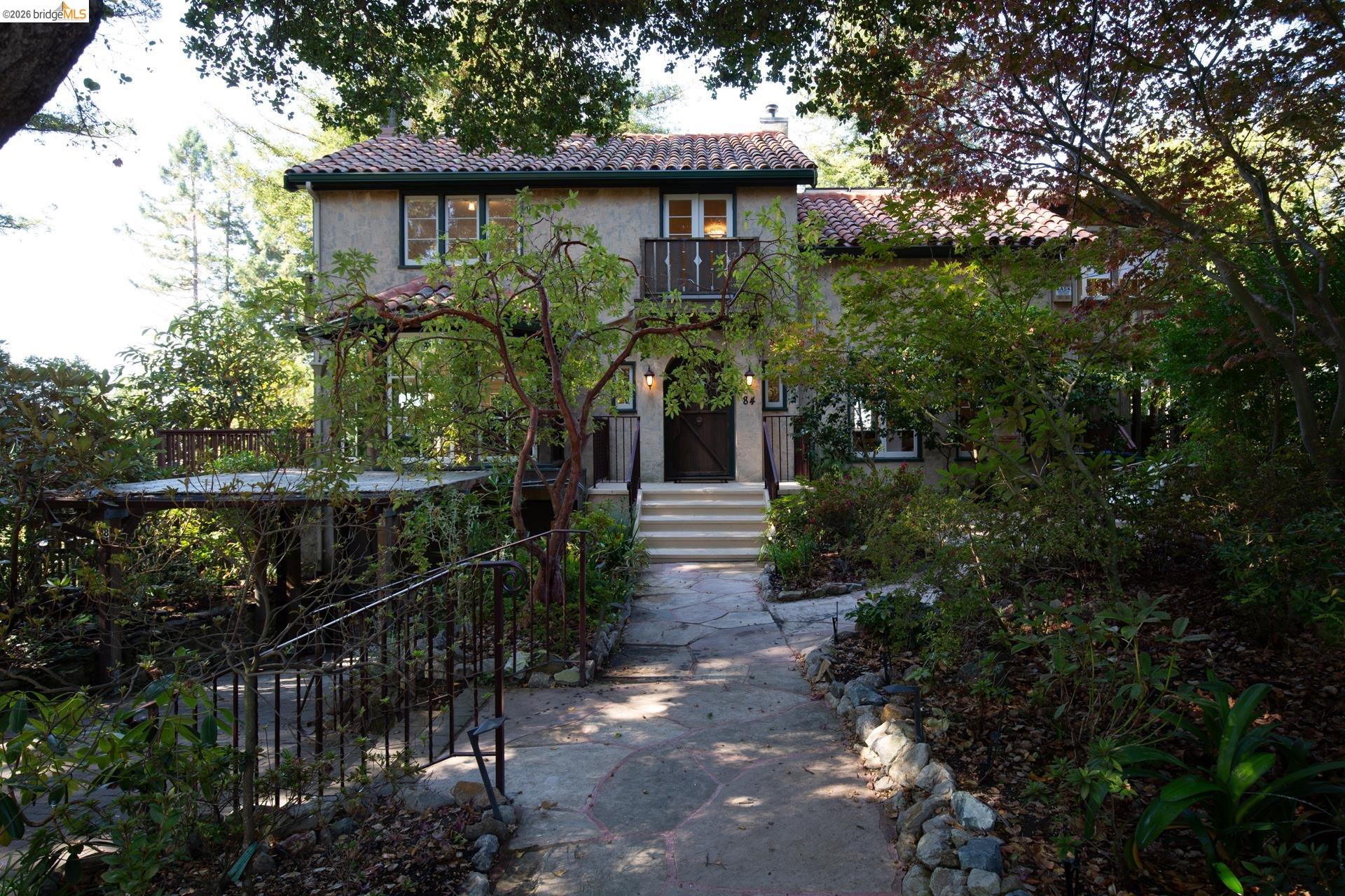 84 Norwood Ave