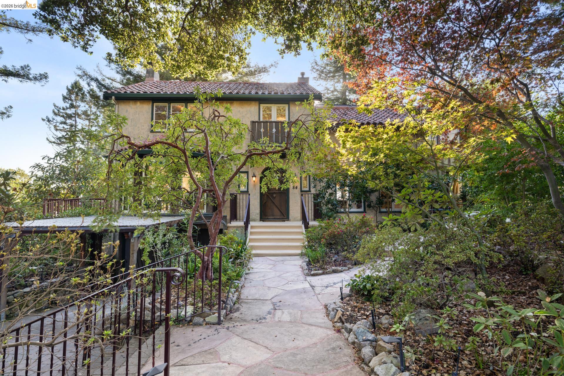 84 Norwood Ave