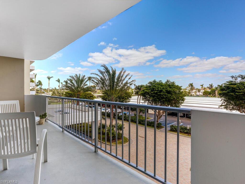 140 Seaview CT # 304S