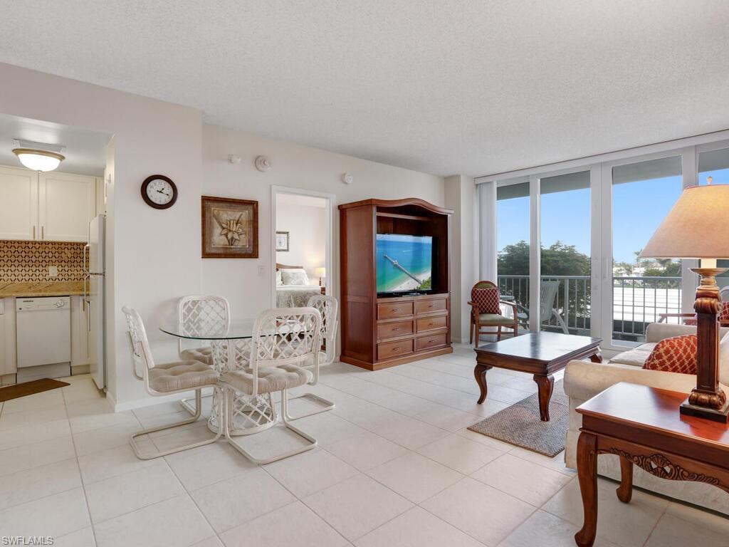 140 Seaview CT # 304S