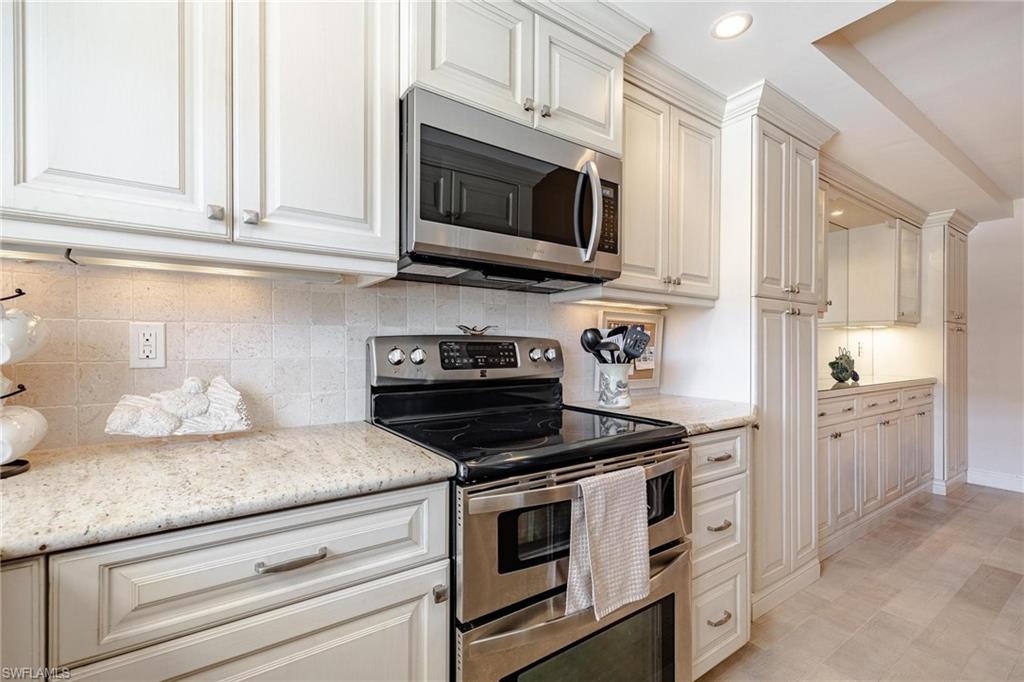 25710 Hickory BLVD # 208A