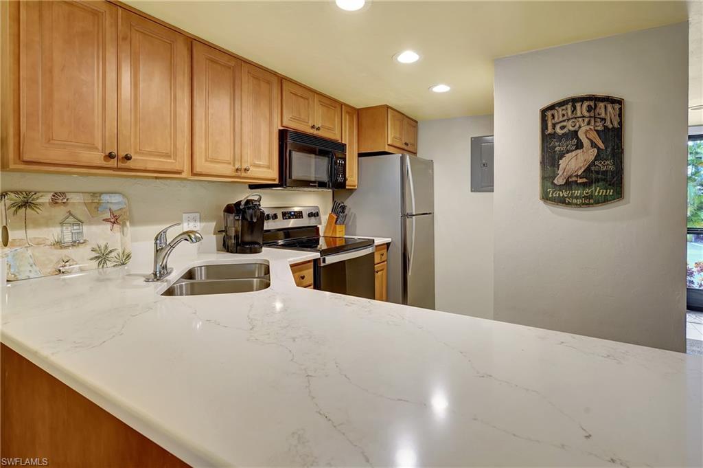 600 Neapolitan WAY # 121