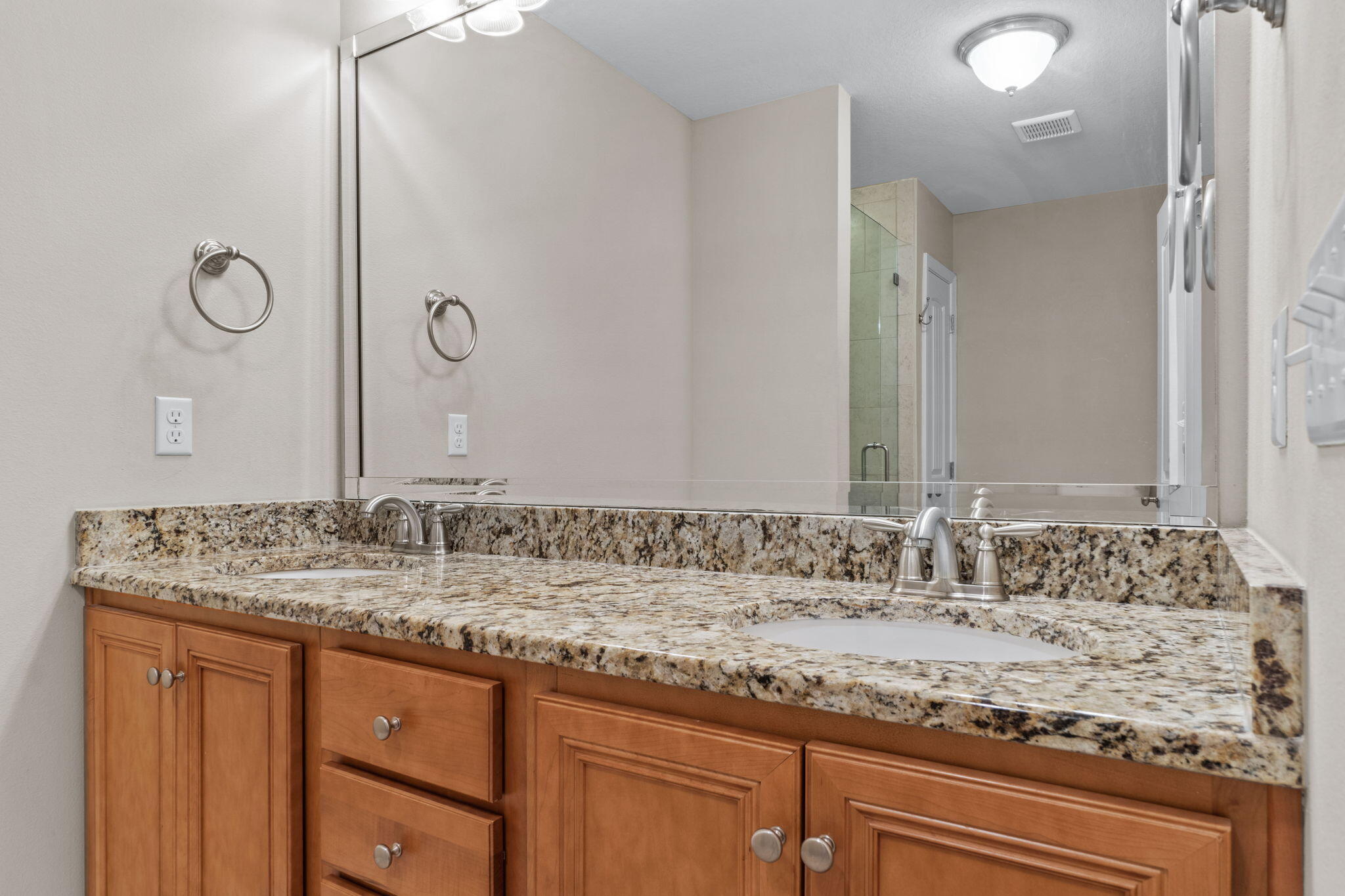 19 E Shady Oaks Lane, UNIT D