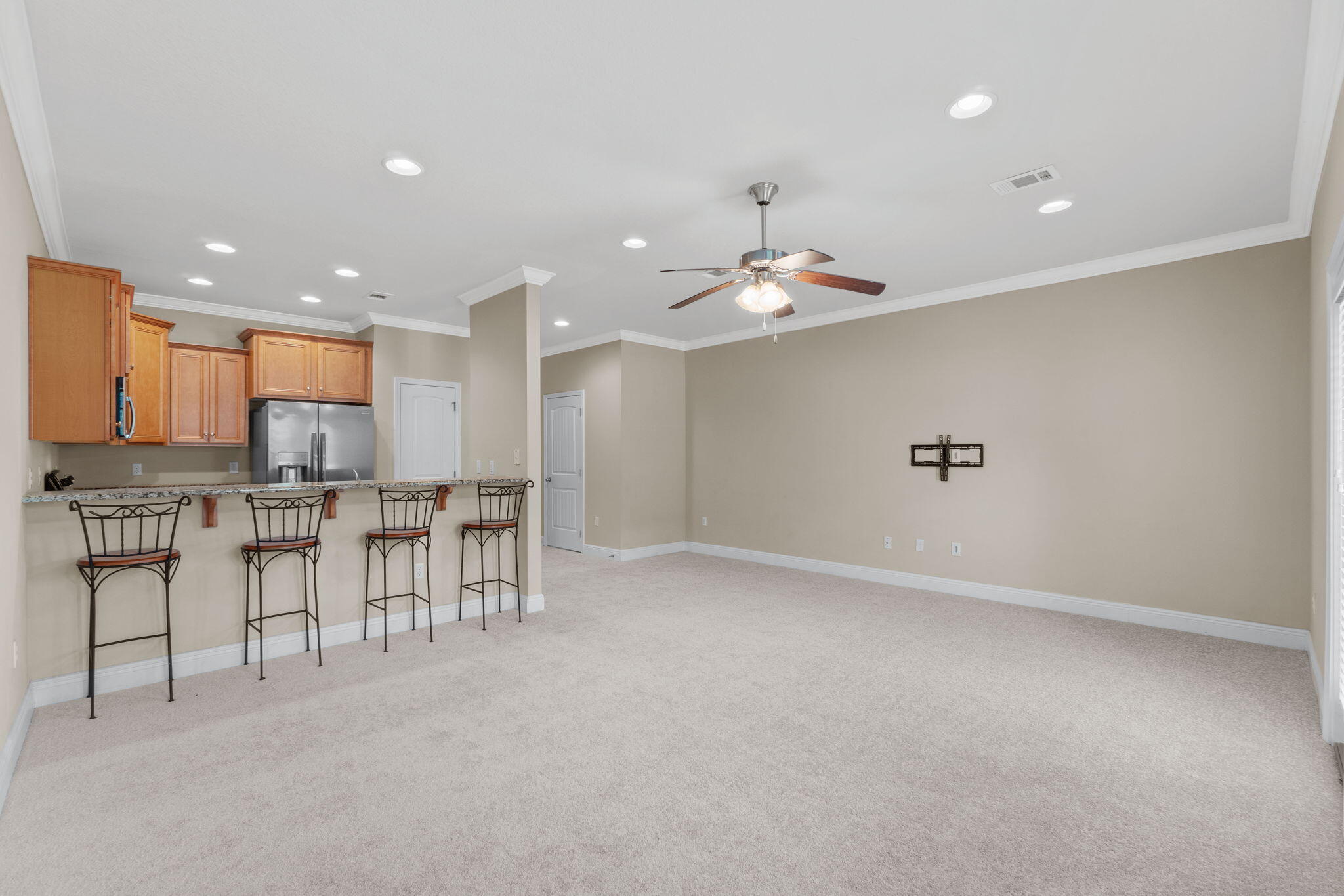 19 E Shady Oaks Lane, UNIT D
