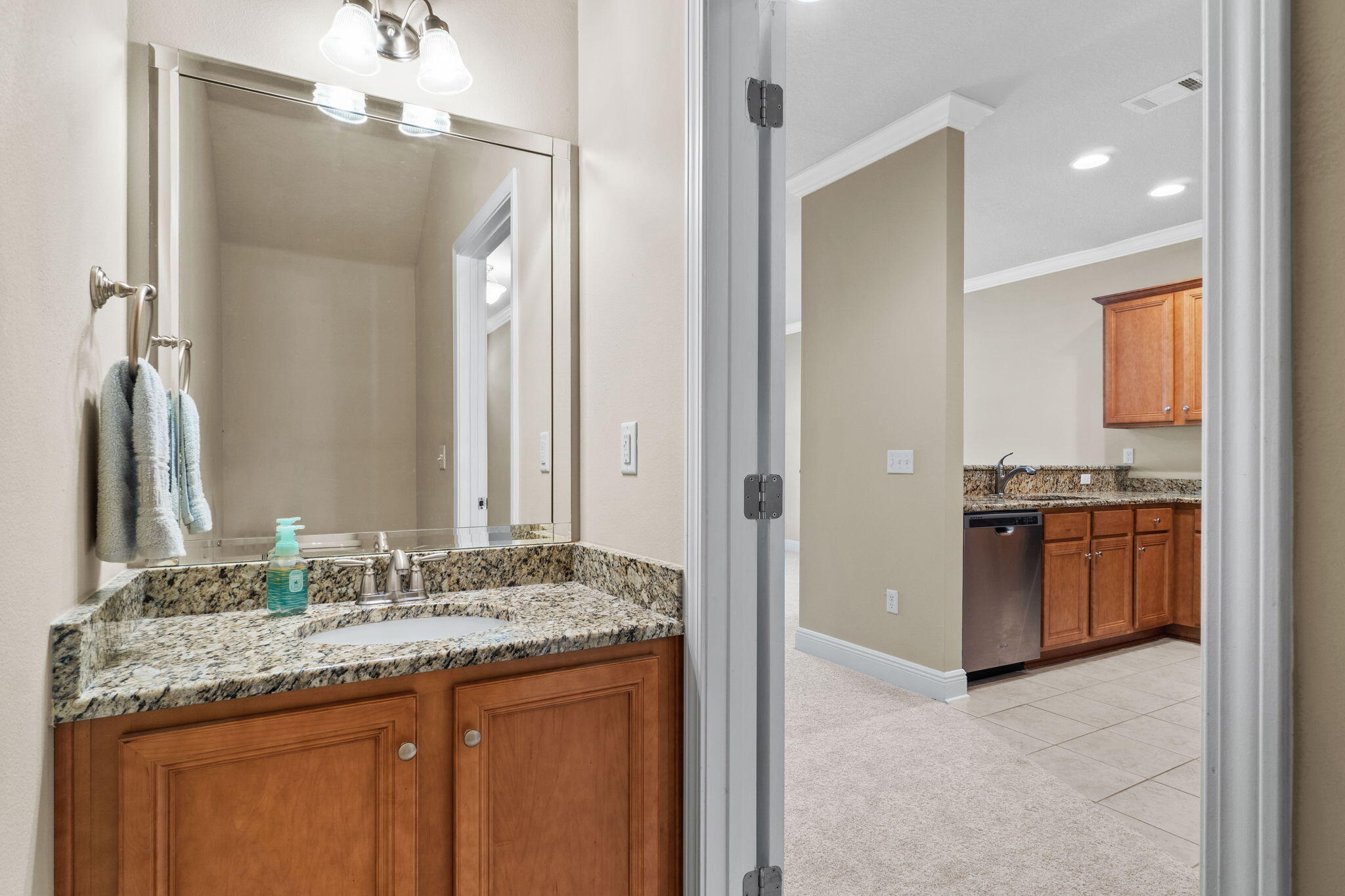 19 E Shady Oaks Lane, UNIT D
