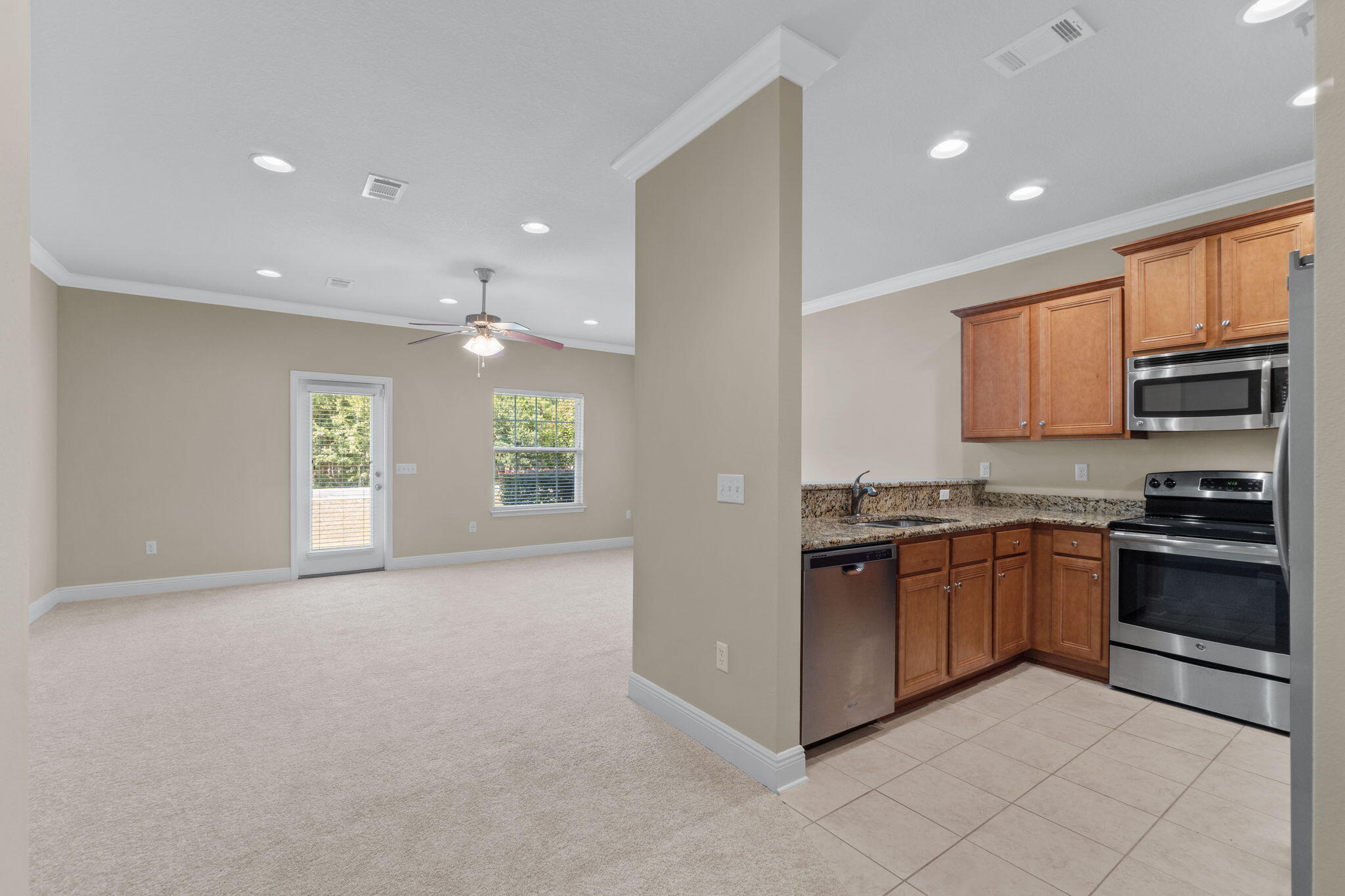 19 E Shady Oaks Lane, UNIT D