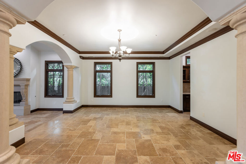 120 S Almont Drive