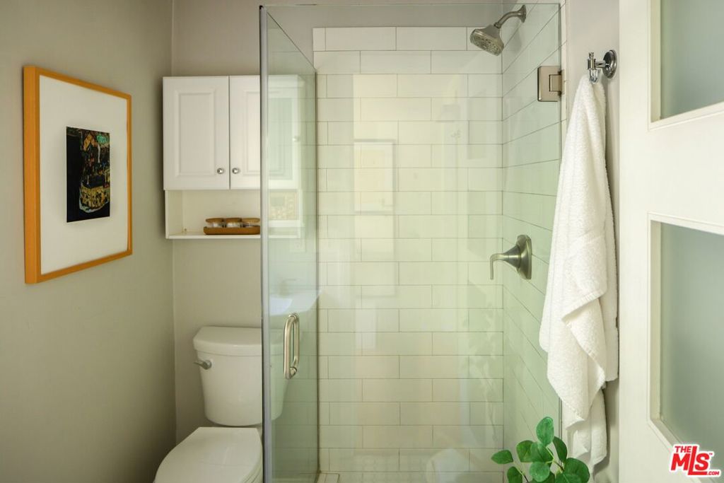 917 N Vendome Street