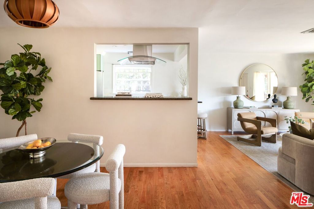 917 N Vendome Street