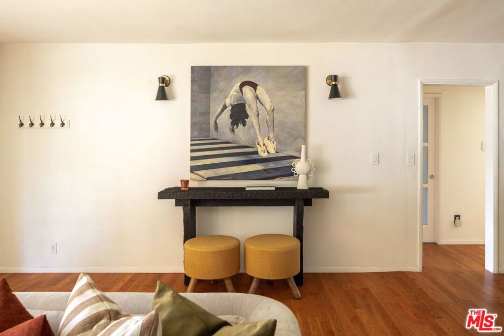 917 N Vendome Street