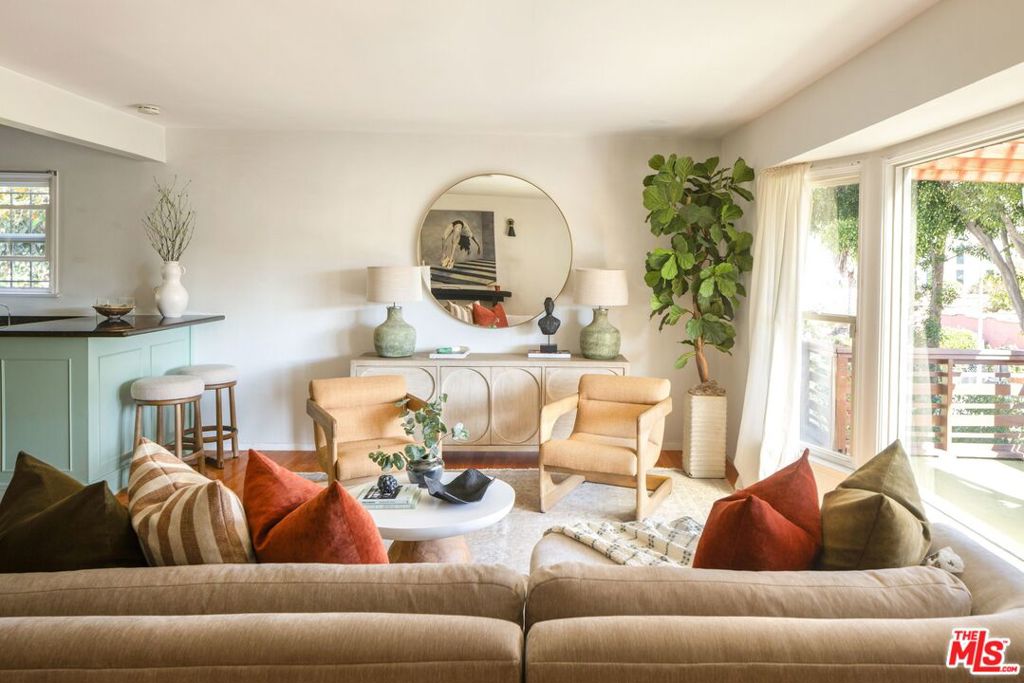 917 N Vendome Street