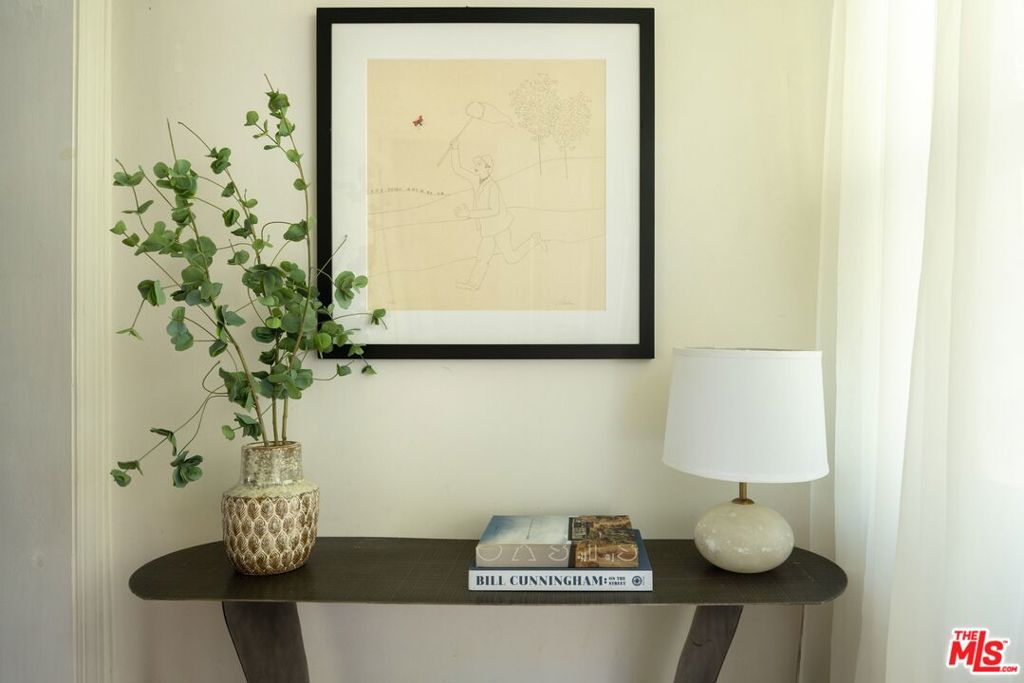 917 N Vendome Street