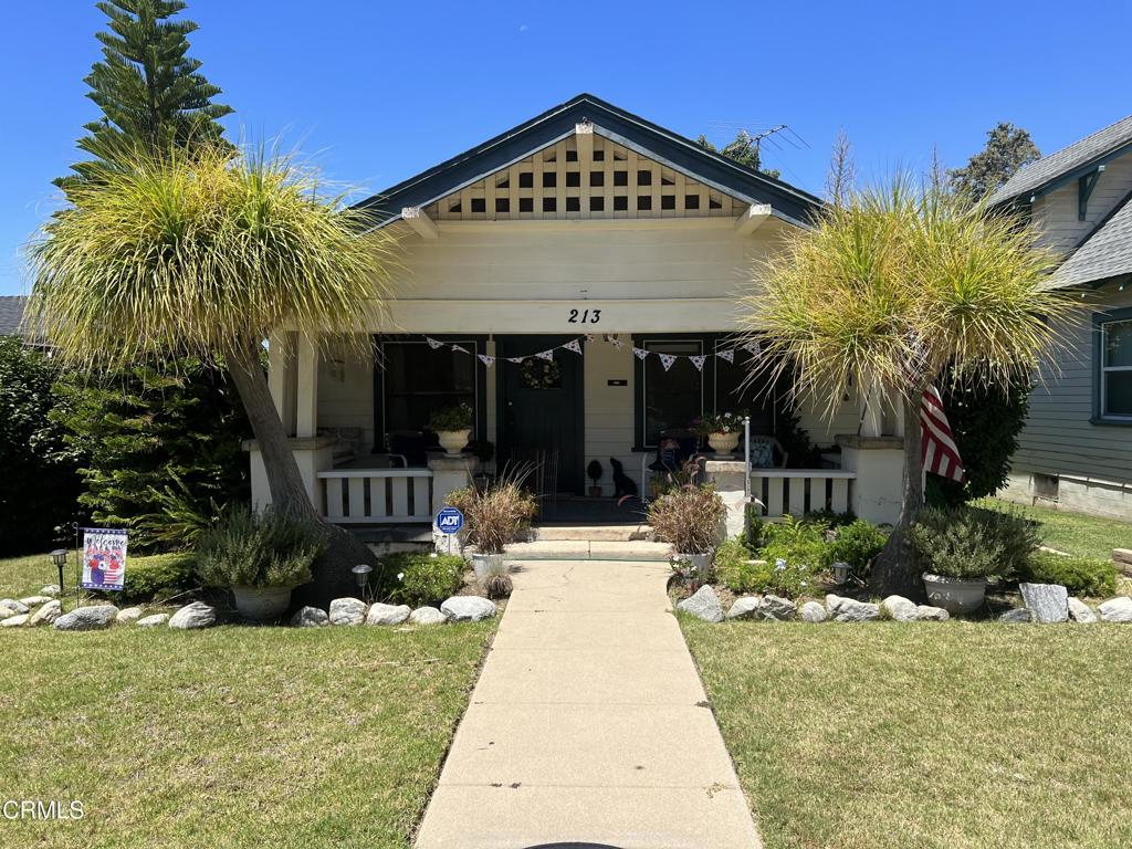 213 S Vista Bonita Avenue