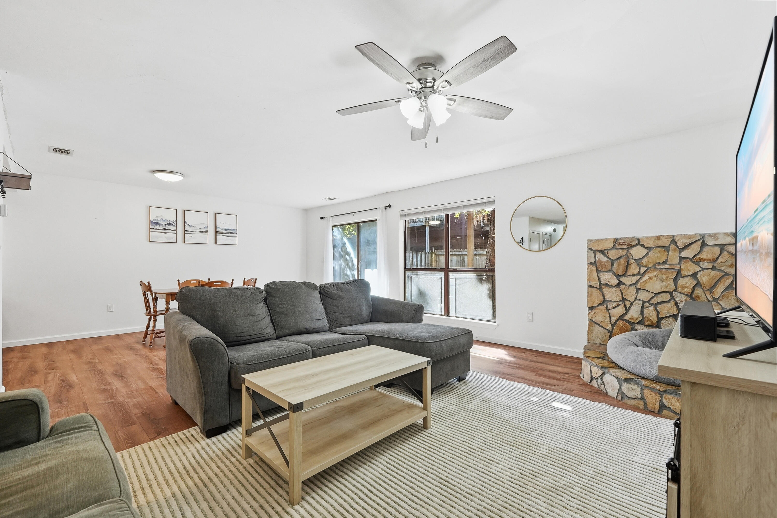 32 7Th Avenue 129