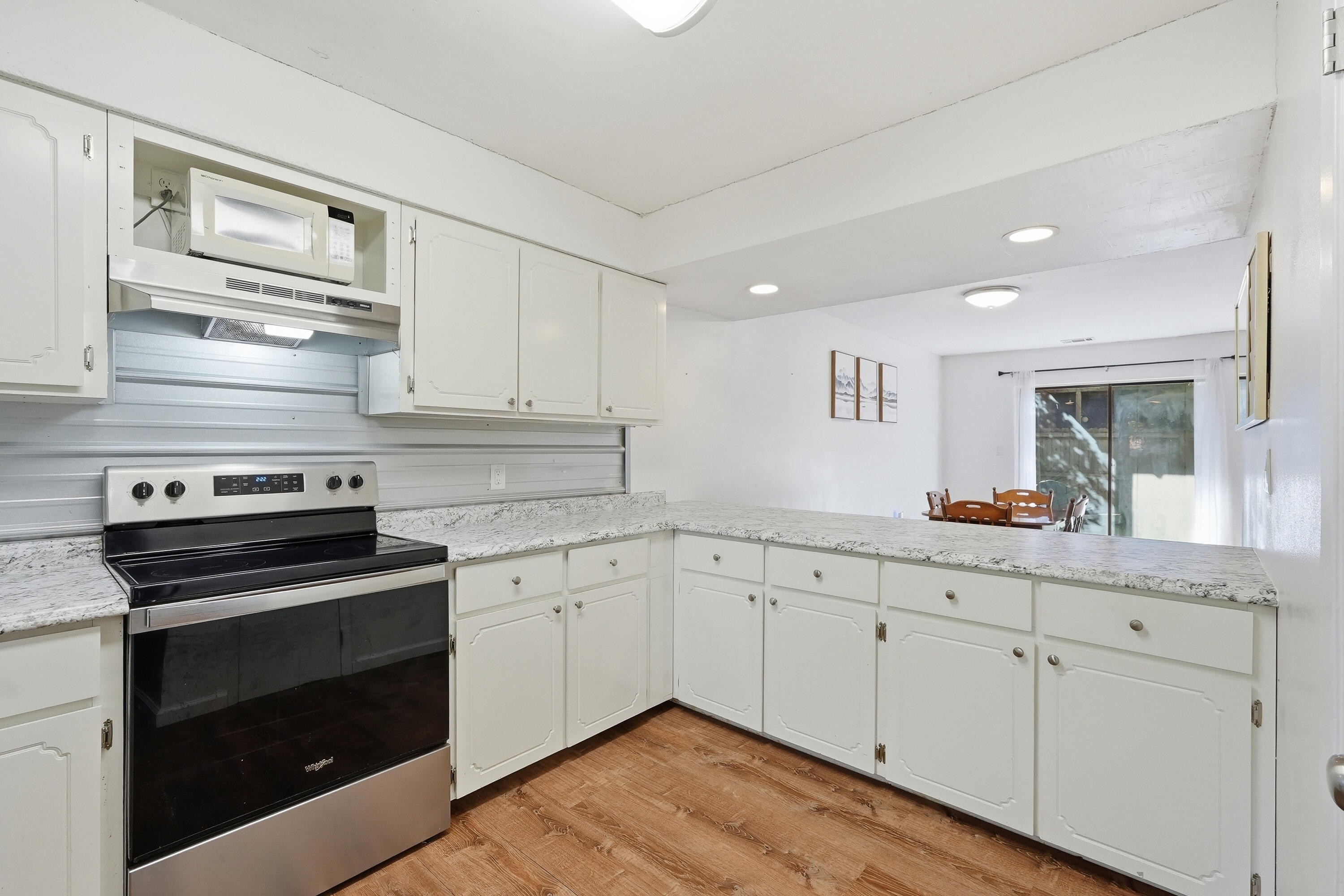 32 7Th Avenue 129