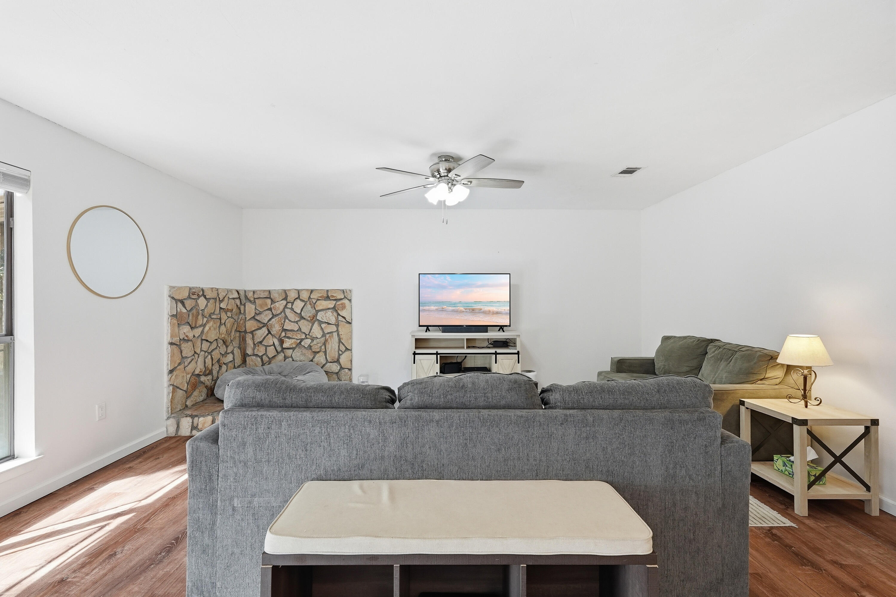 32 7Th Avenue 129