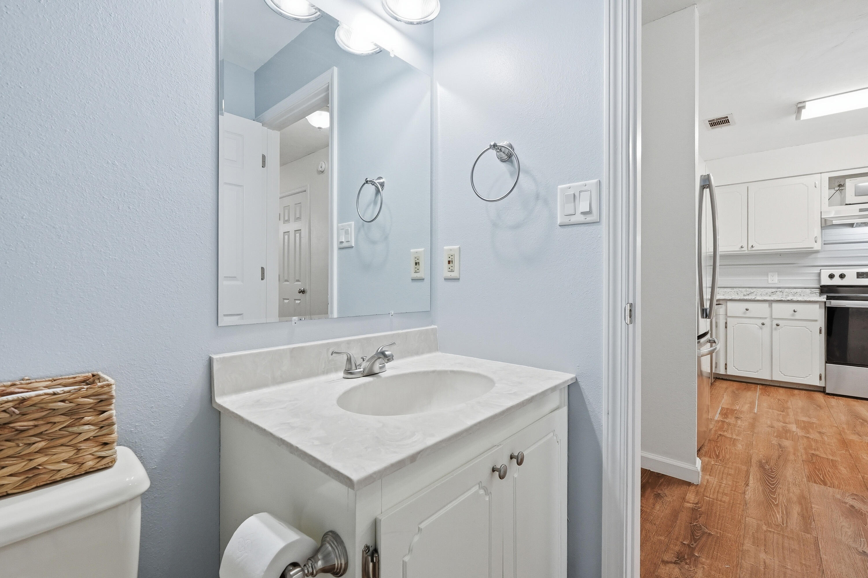 32 7Th Avenue 129