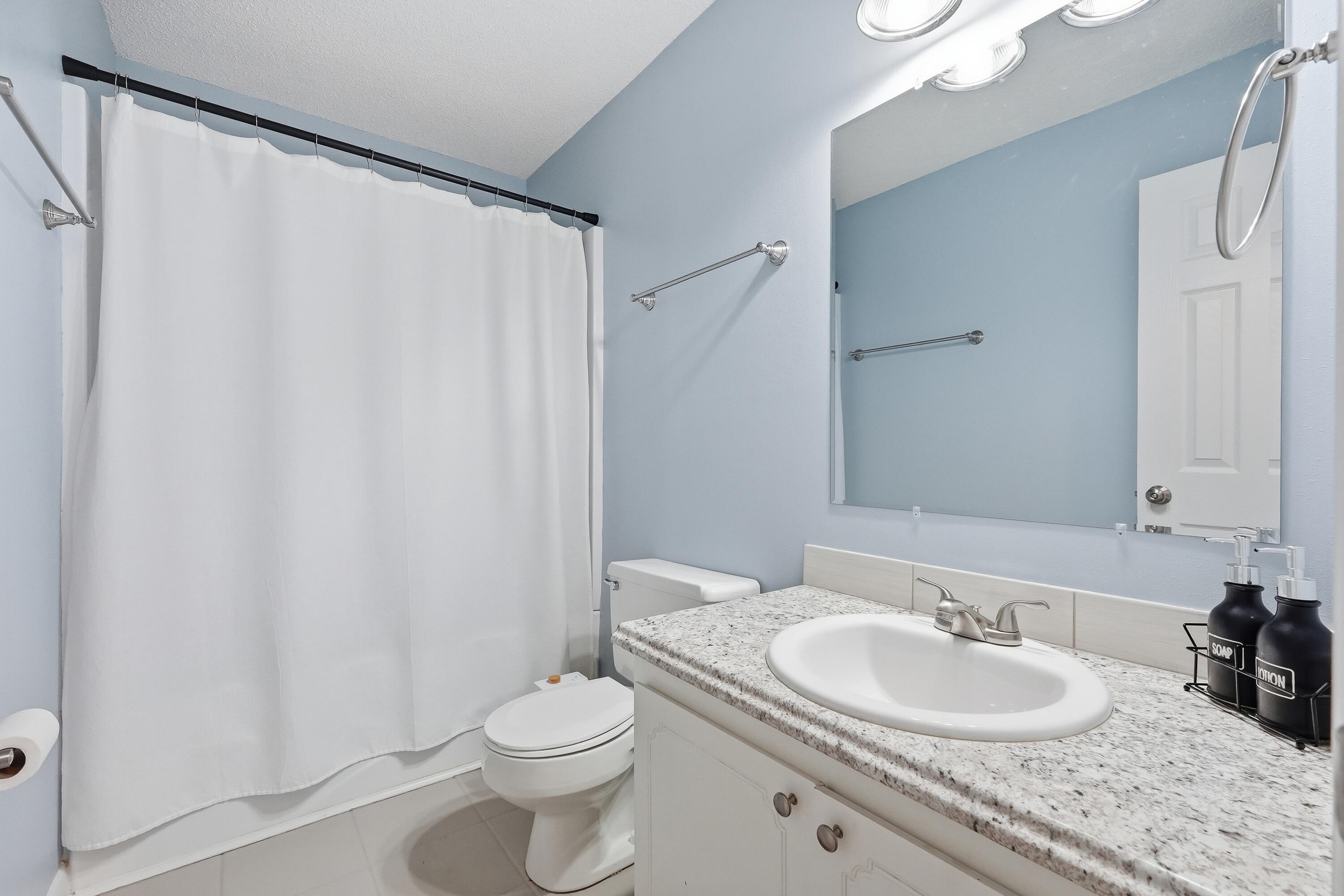 32 7Th Avenue 129