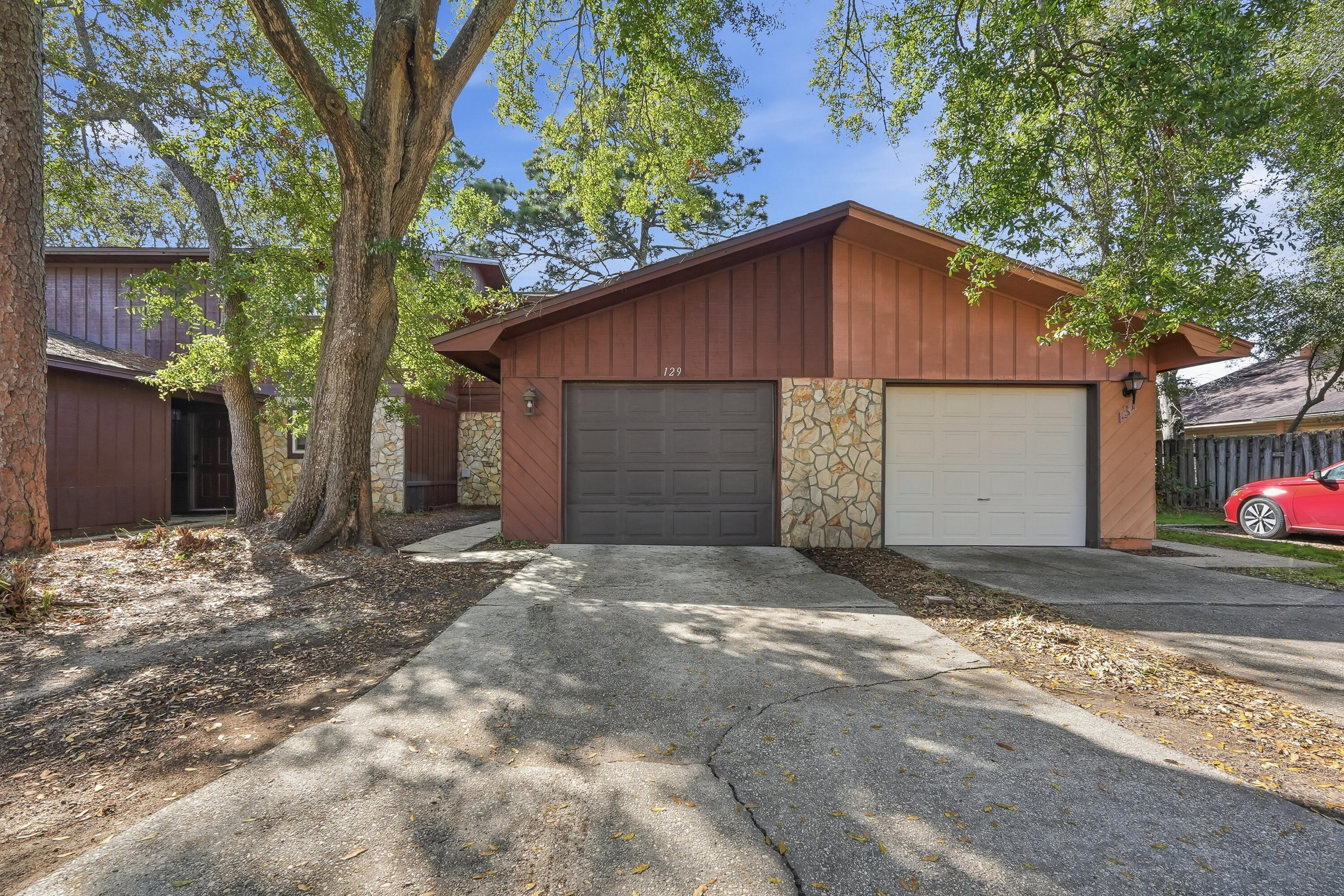 32 7Th Avenue 129