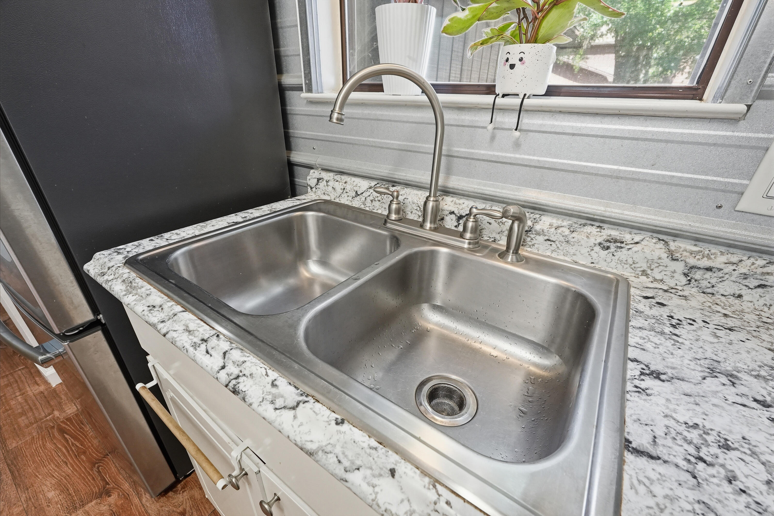 32 7Th Avenue 129