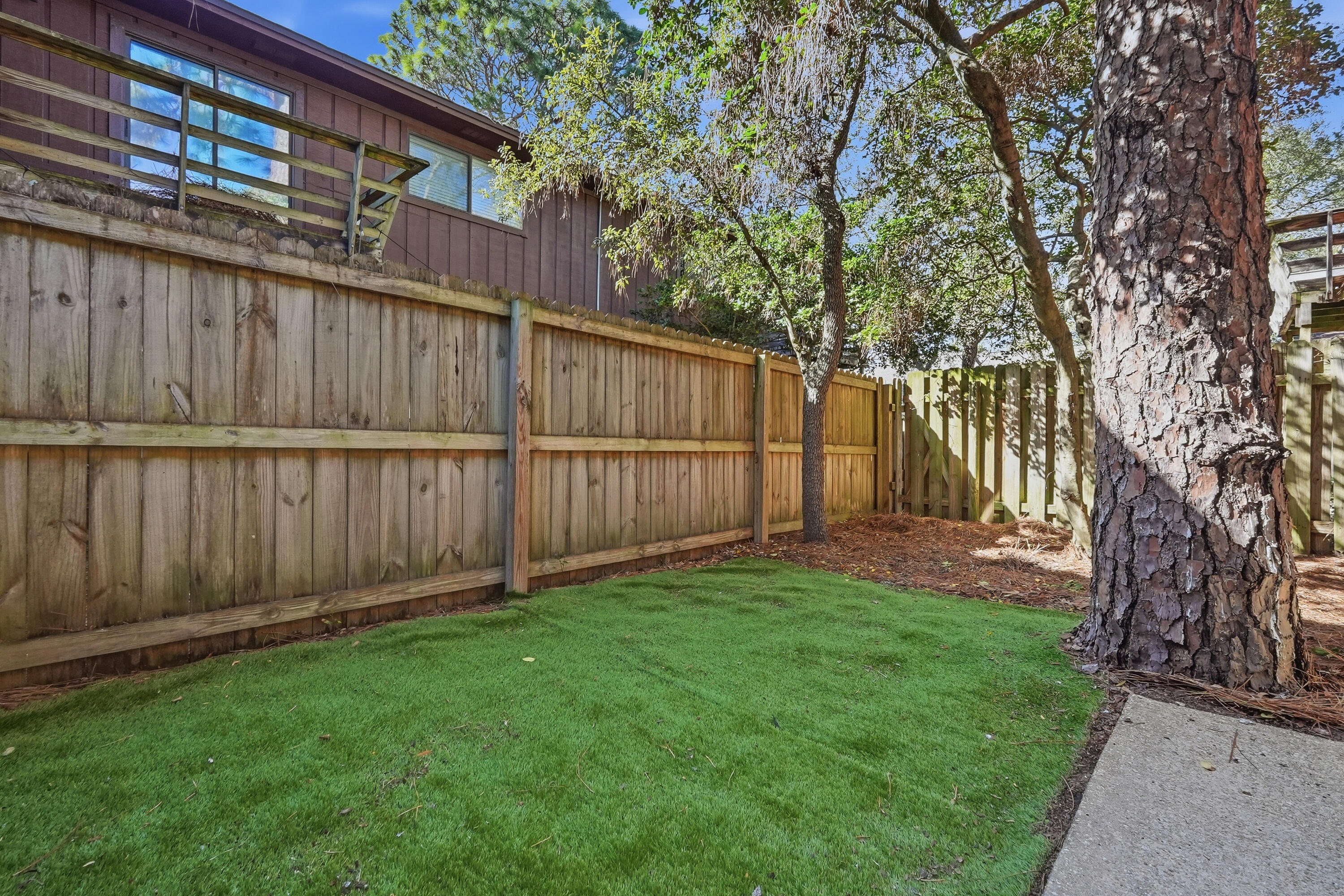 32 7Th Avenue 129