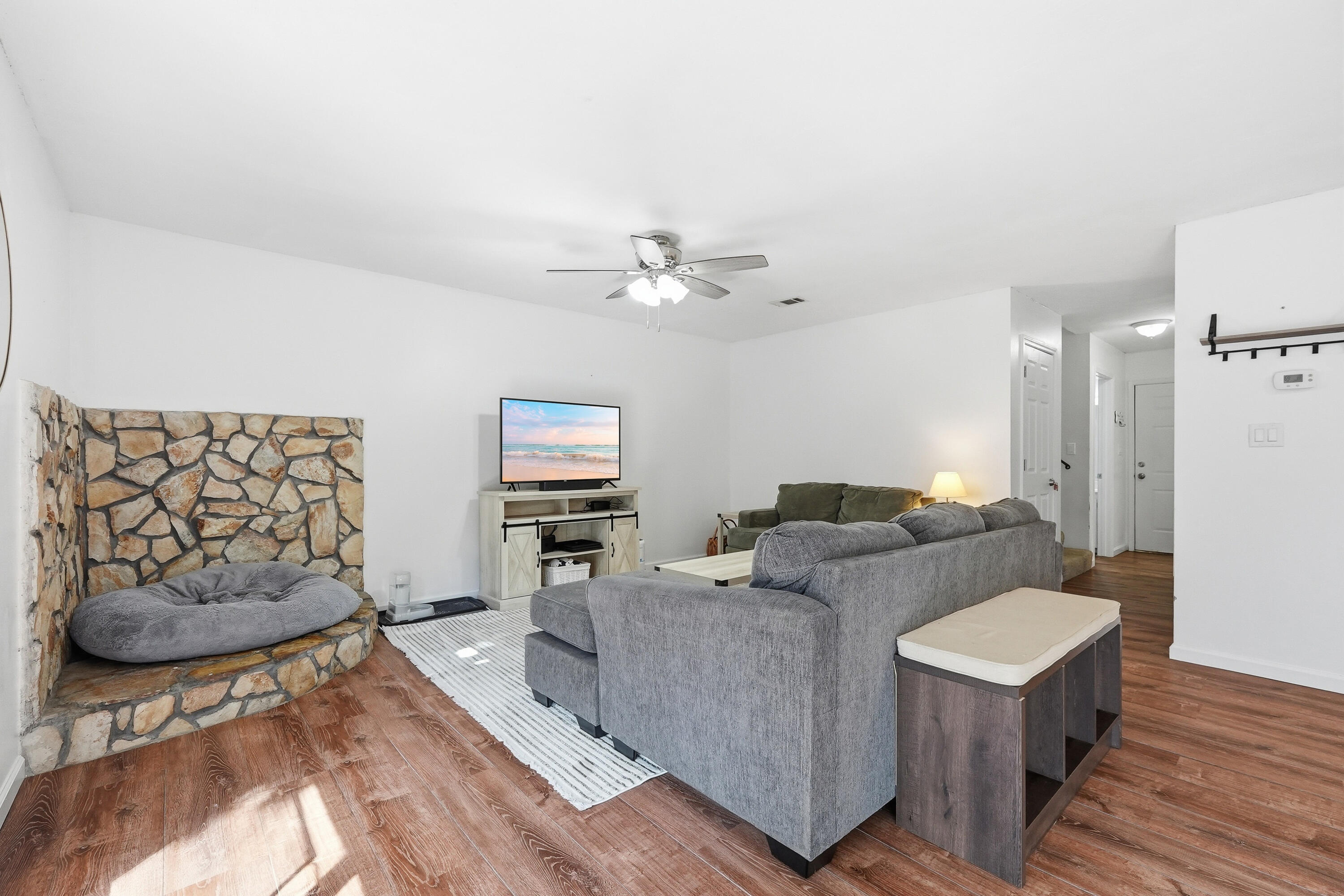 32 7Th Avenue 129
