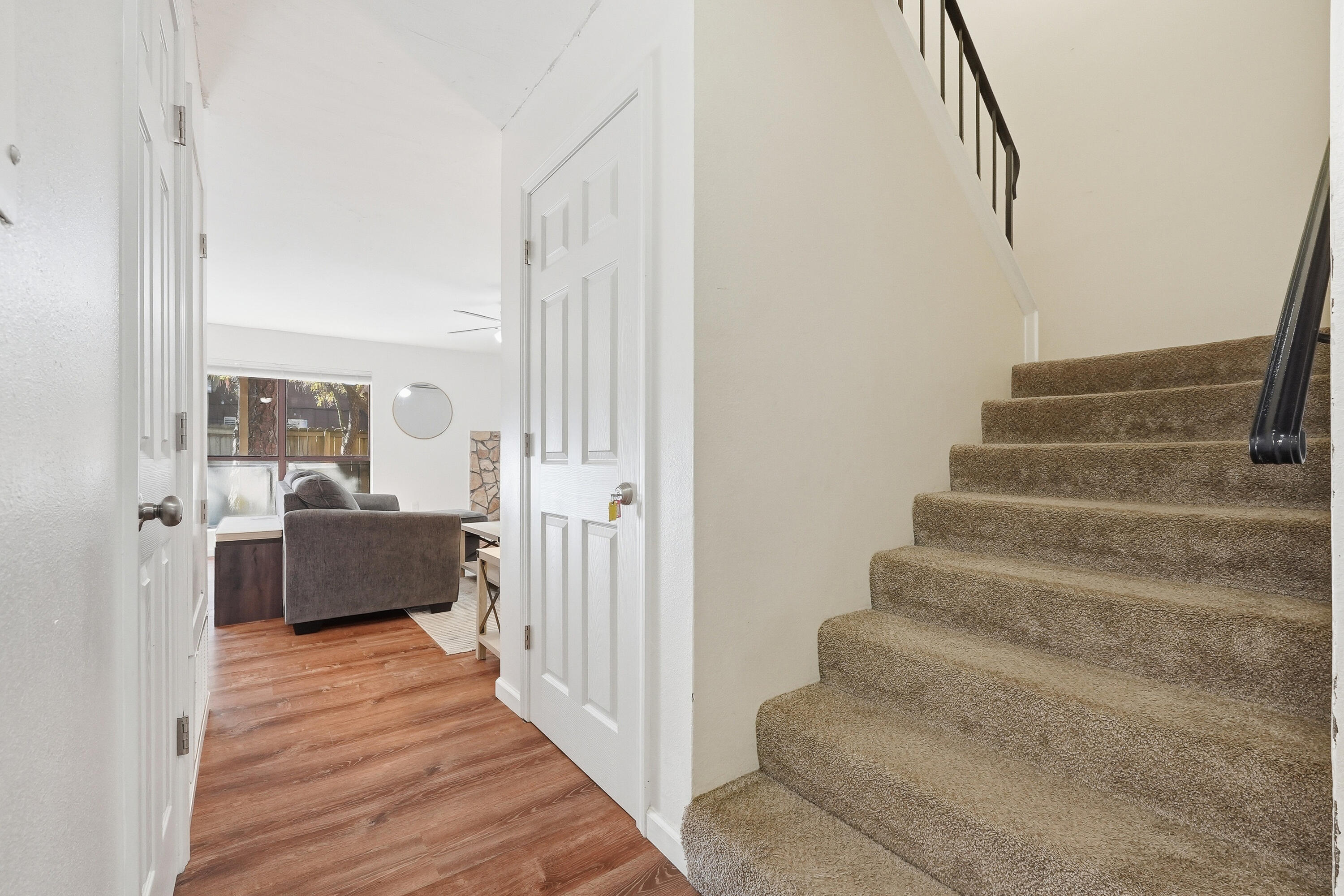 32 7Th Avenue 129