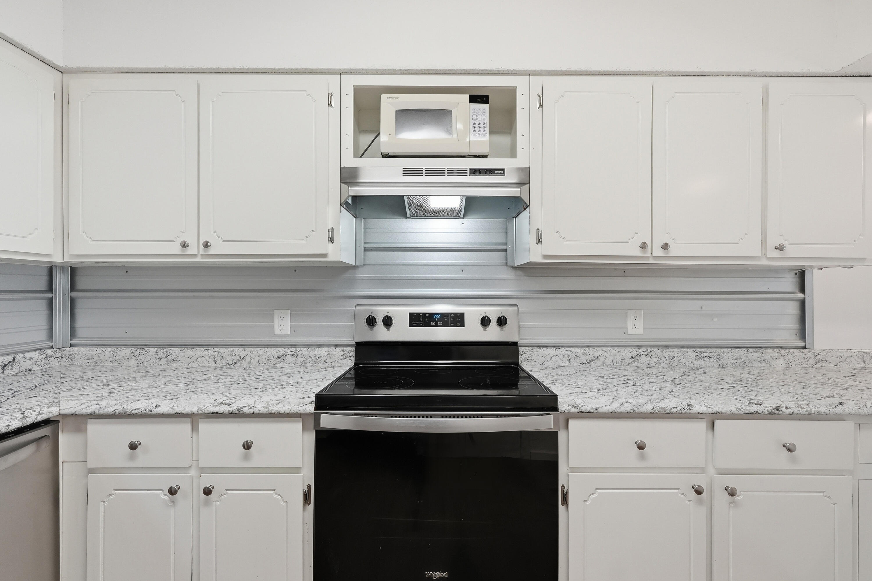 32 7Th Avenue 129