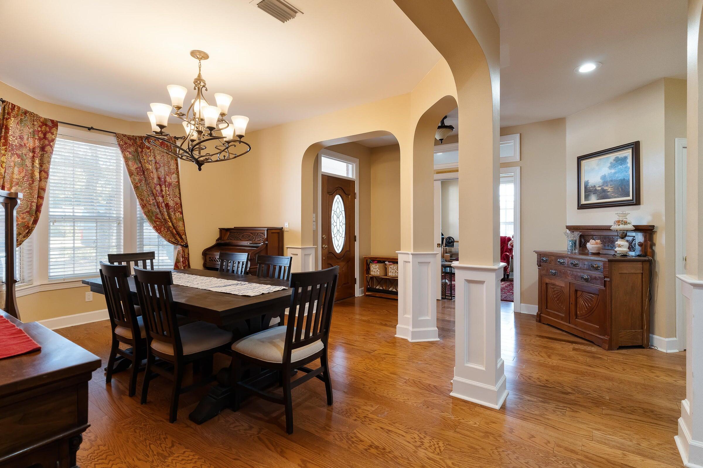 256 NW Ventura Circle