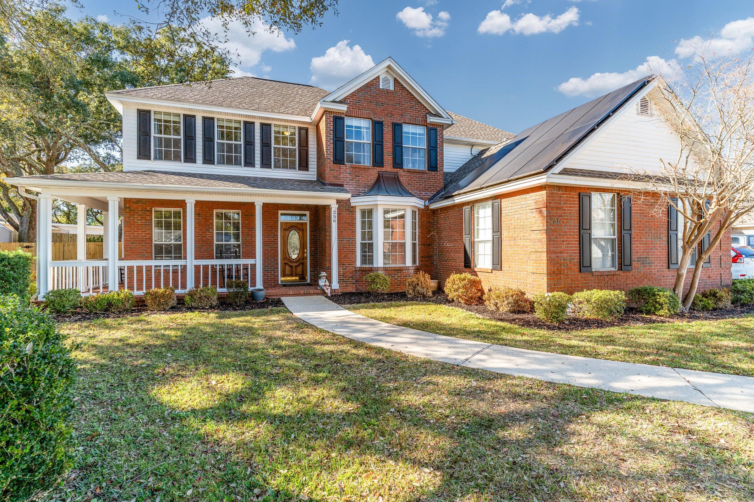 256 NW Ventura Circle