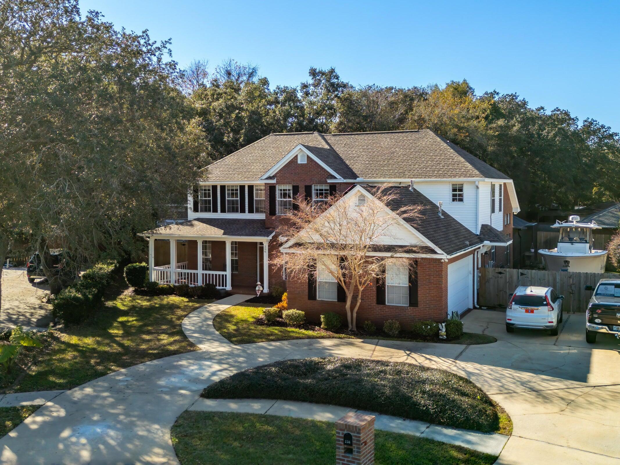 256 NW Ventura Circle