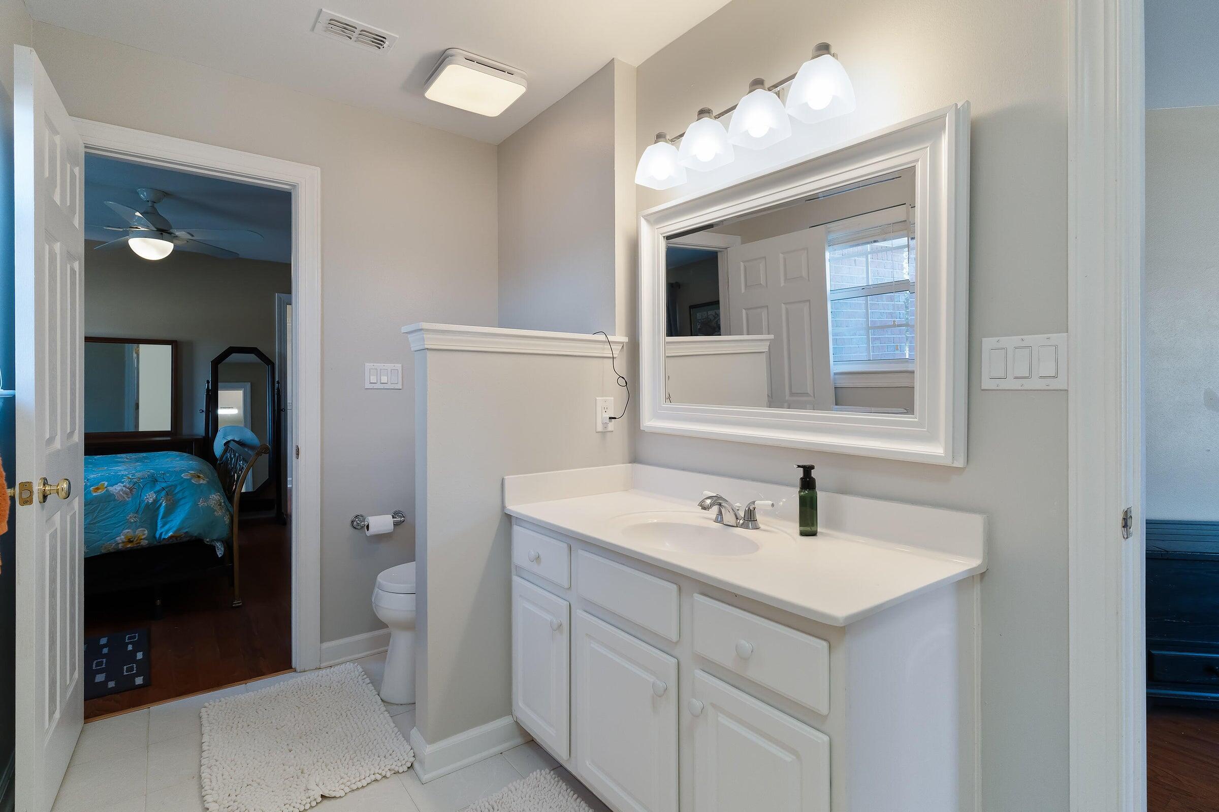 256 NW Ventura Circle