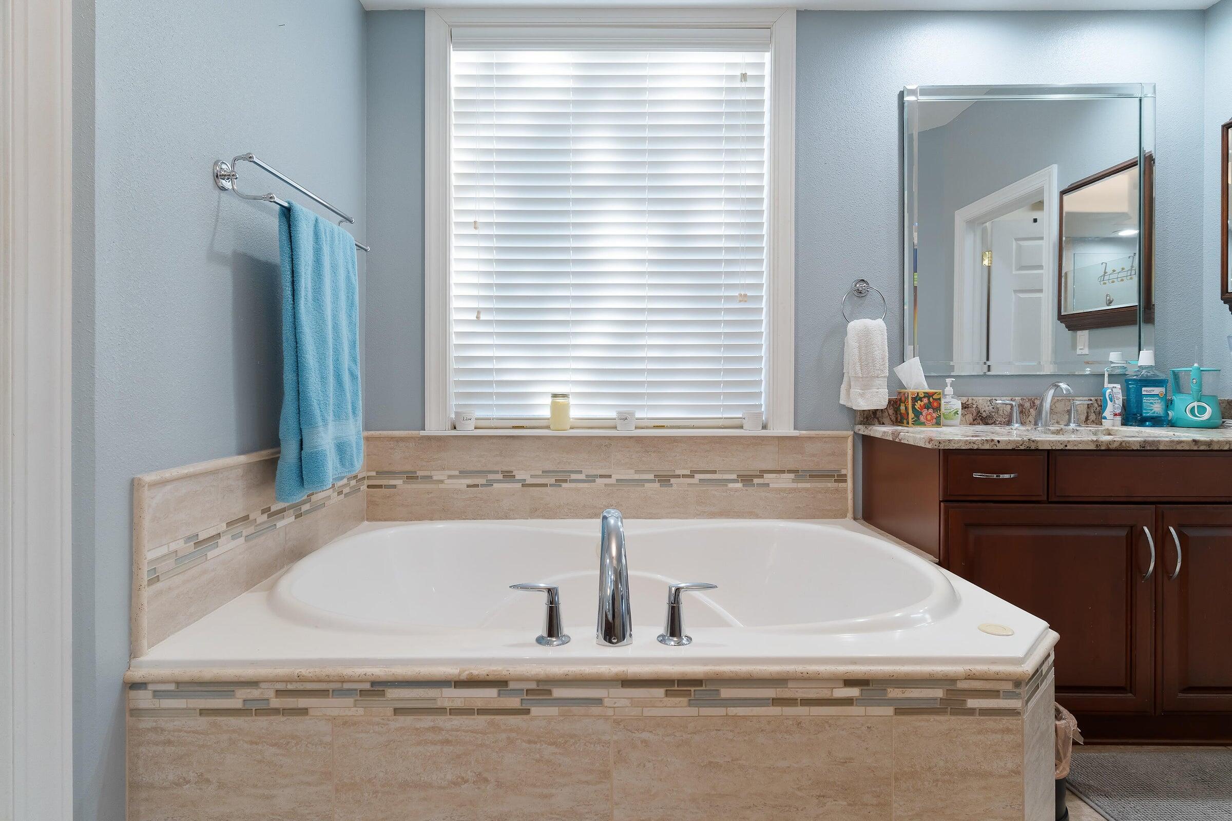 256 NW Ventura Circle