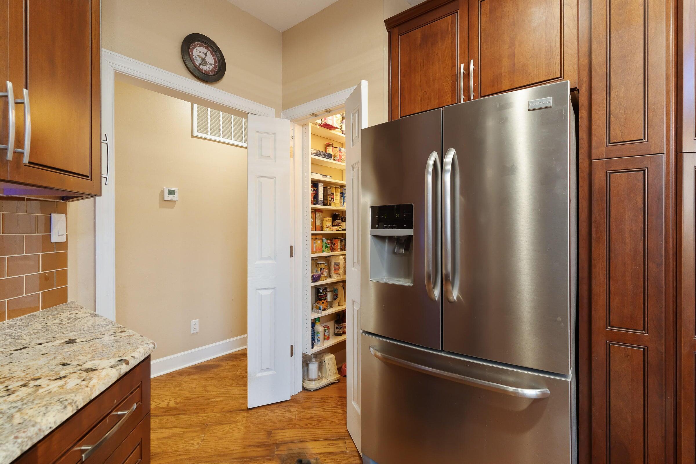 256 NW Ventura Circle