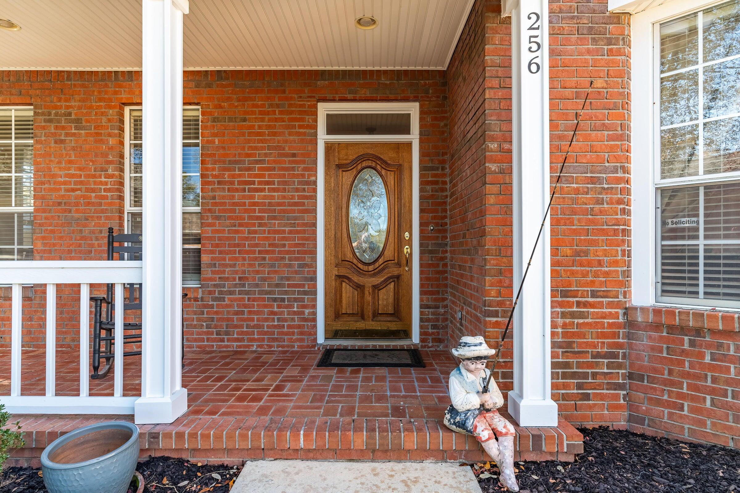 256 NW Ventura Circle