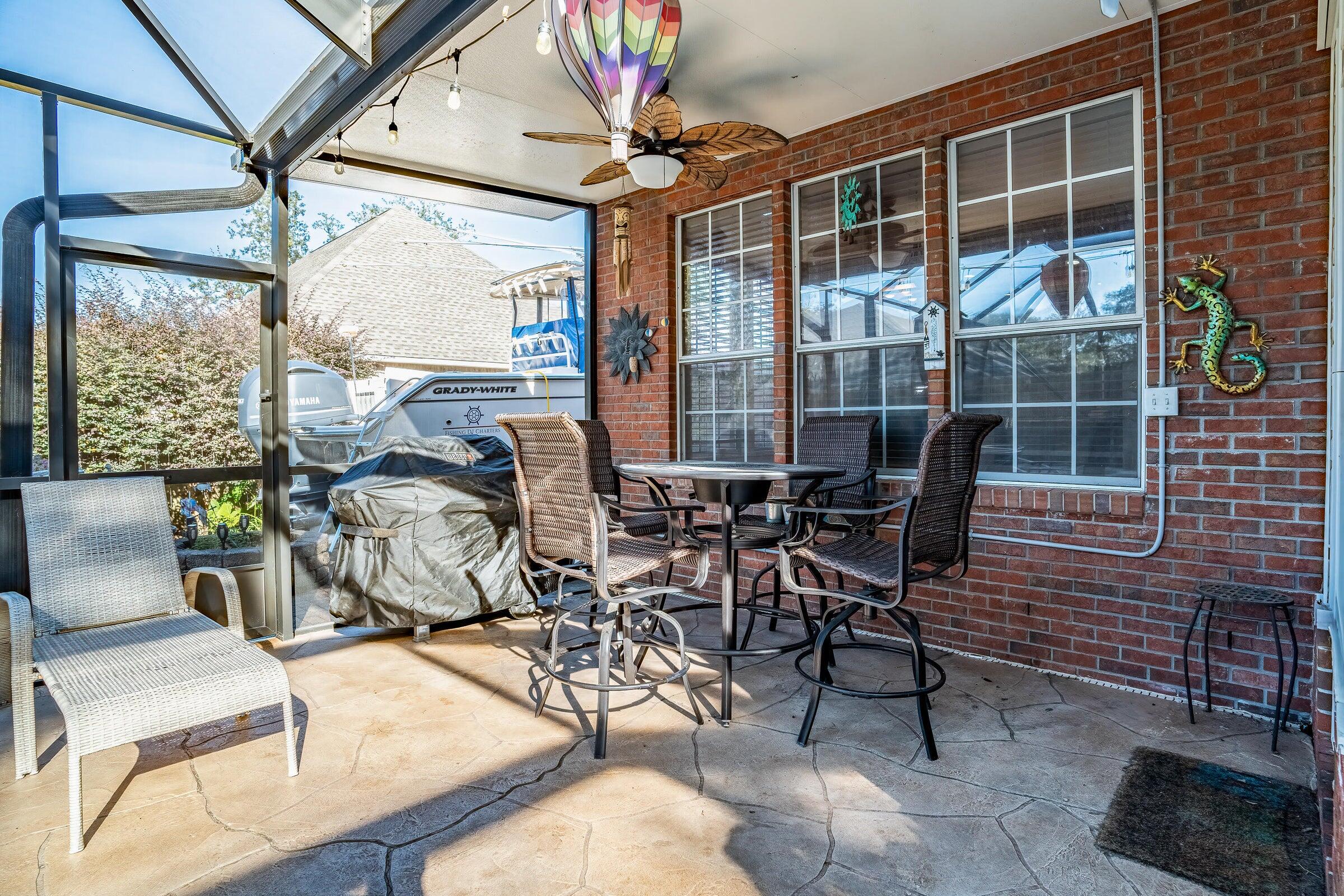 256 NW Ventura Circle