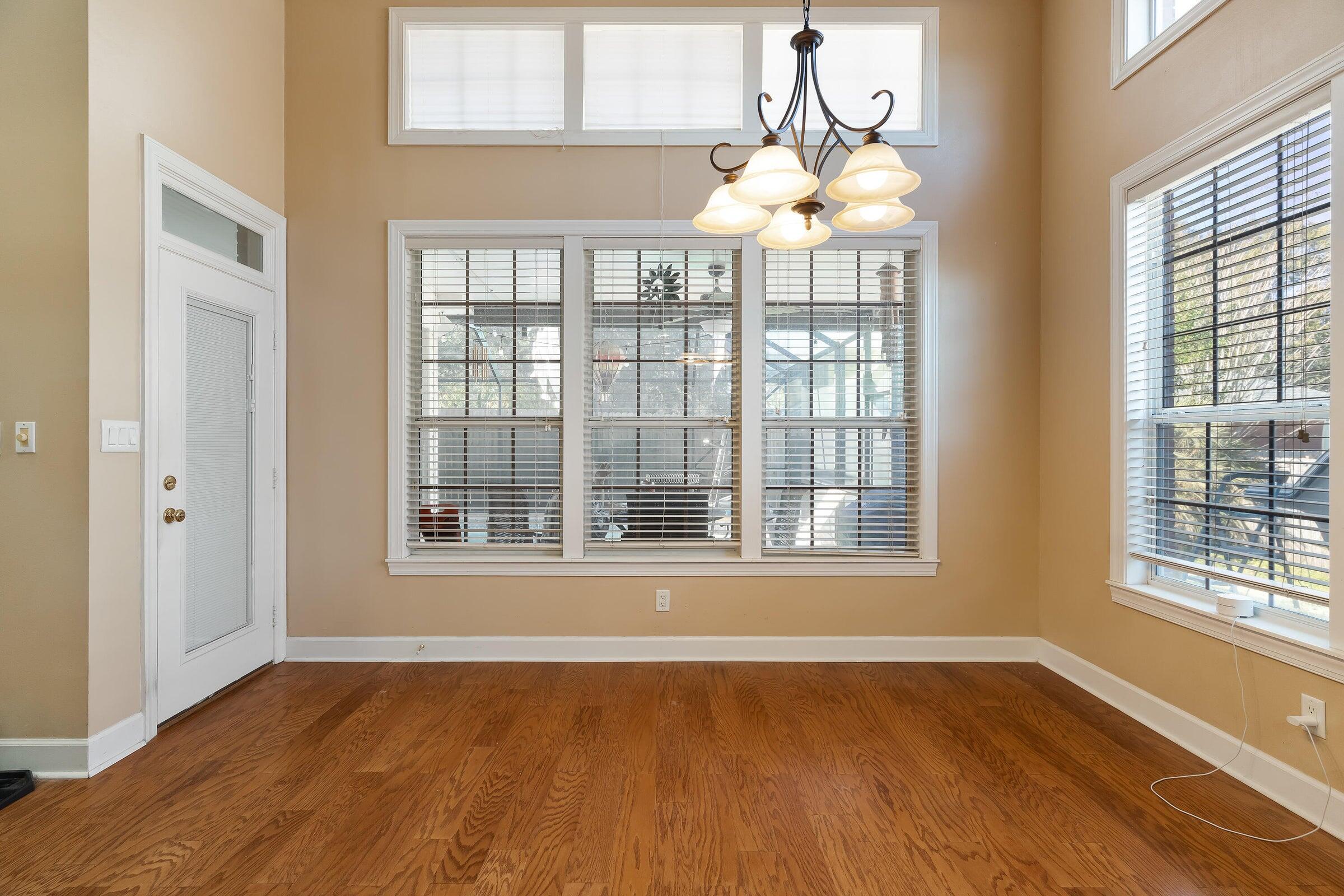 256 NW Ventura Circle