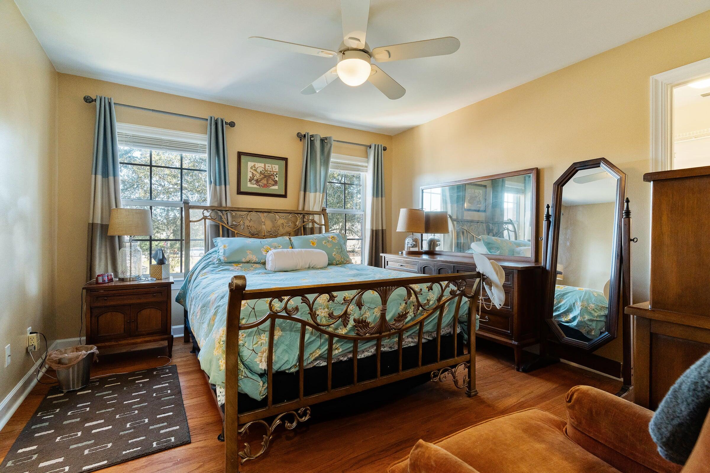 256 NW Ventura Circle