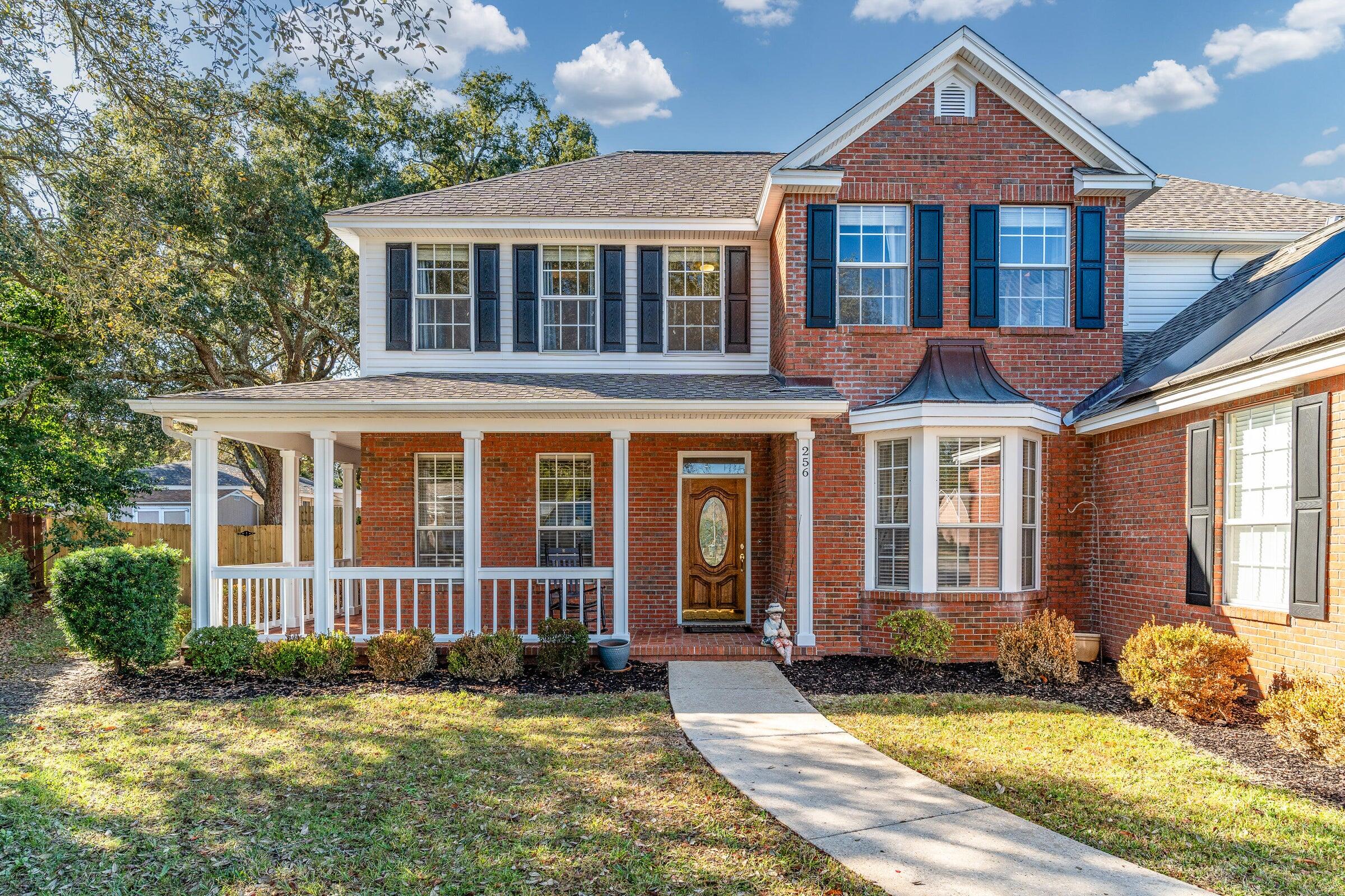 256 NW Ventura Circle