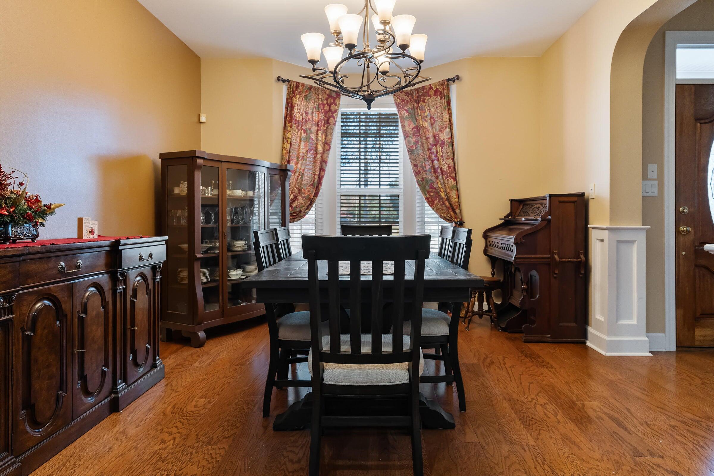 256 NW Ventura Circle