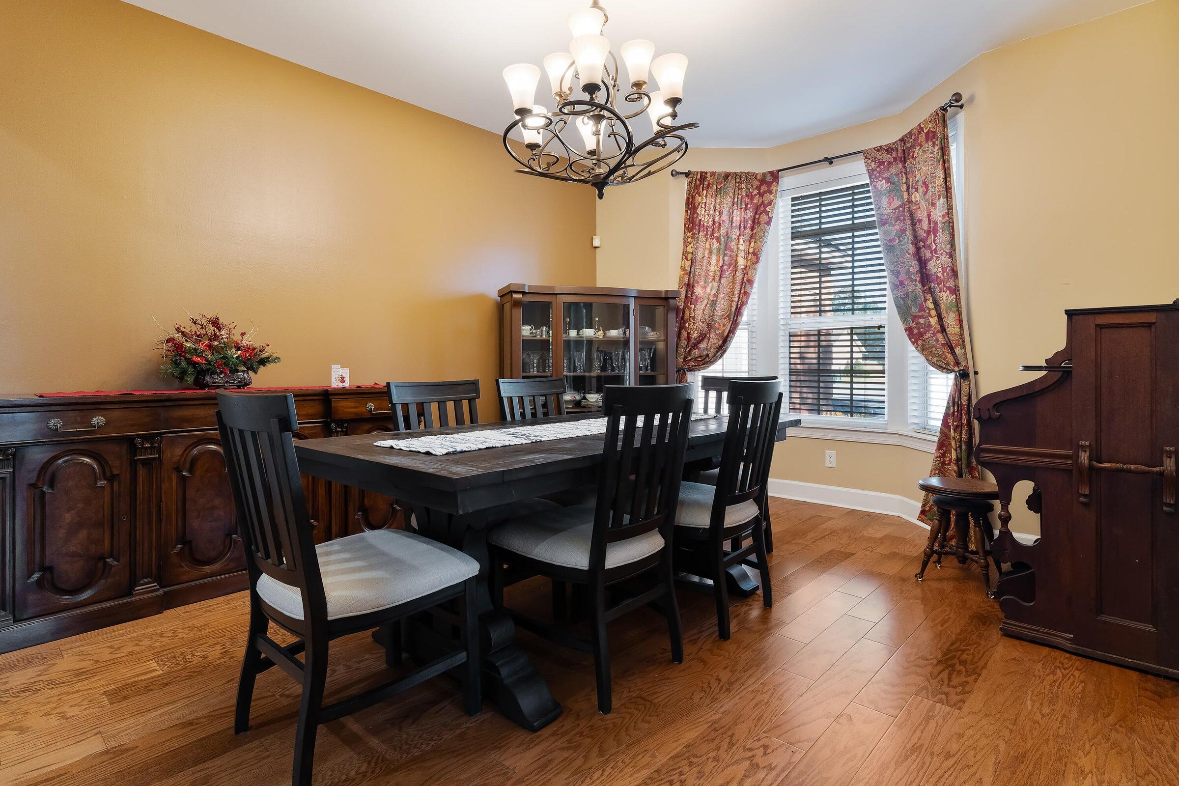 256 NW Ventura Circle