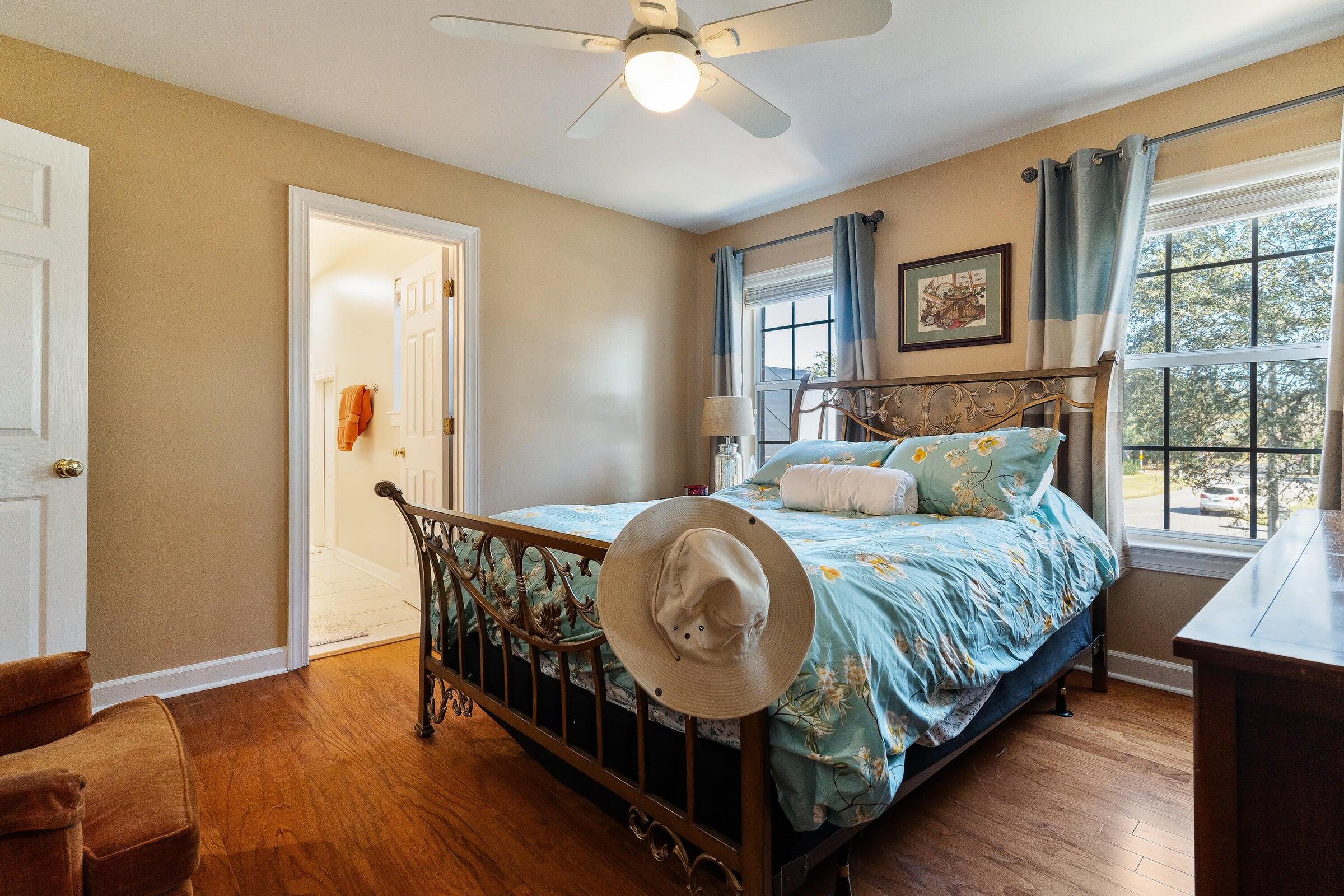 256 NW Ventura Circle